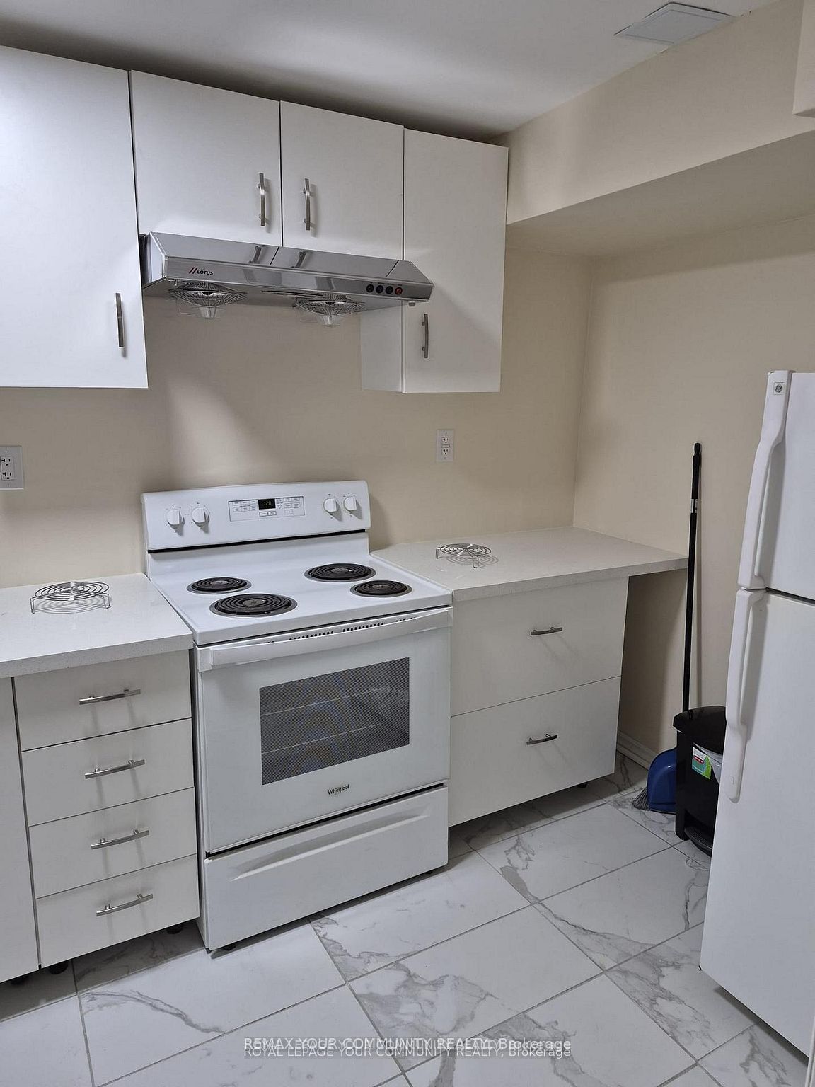 9 Hawkridge Trail, Brampton, ON L6P 2T5 photo 3
