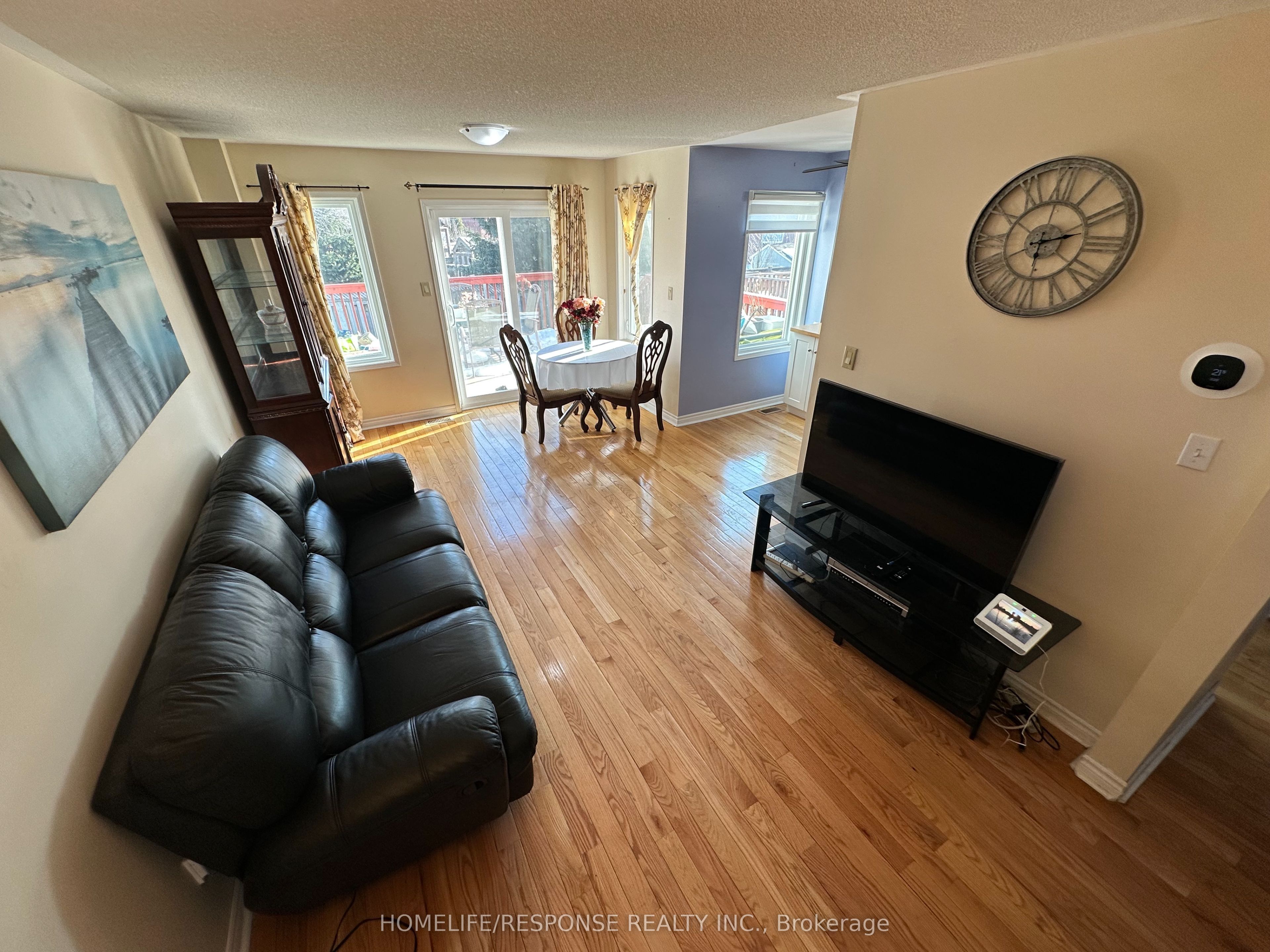 89 RAVENSCLIFFE Court, Brampton, ON L6X 4N9 photo 2