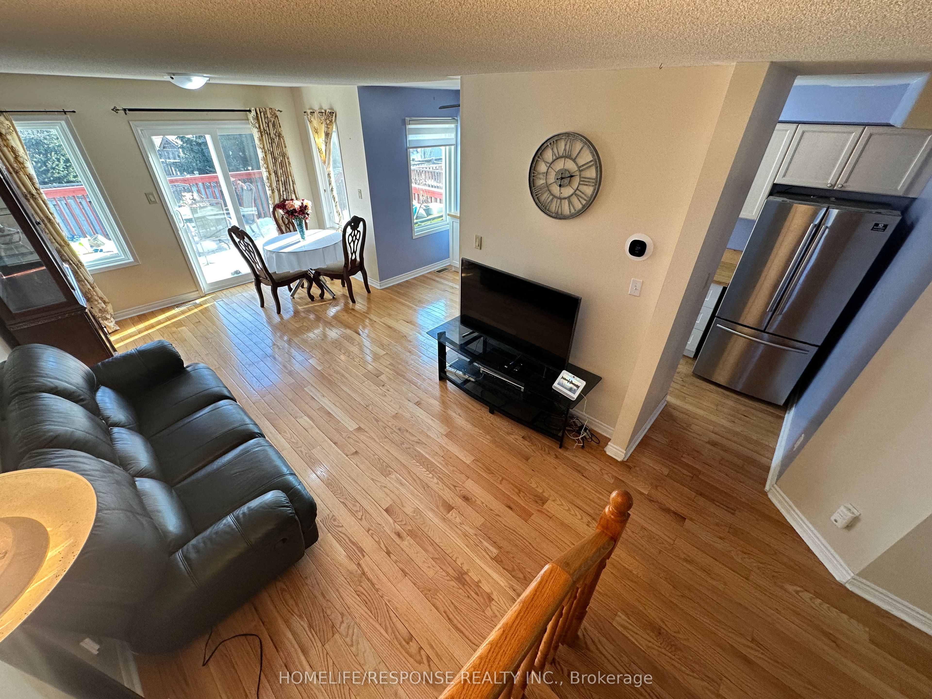 89 RAVENSCLIFFE Court, Brampton, ON L6X 4N9 photo 3