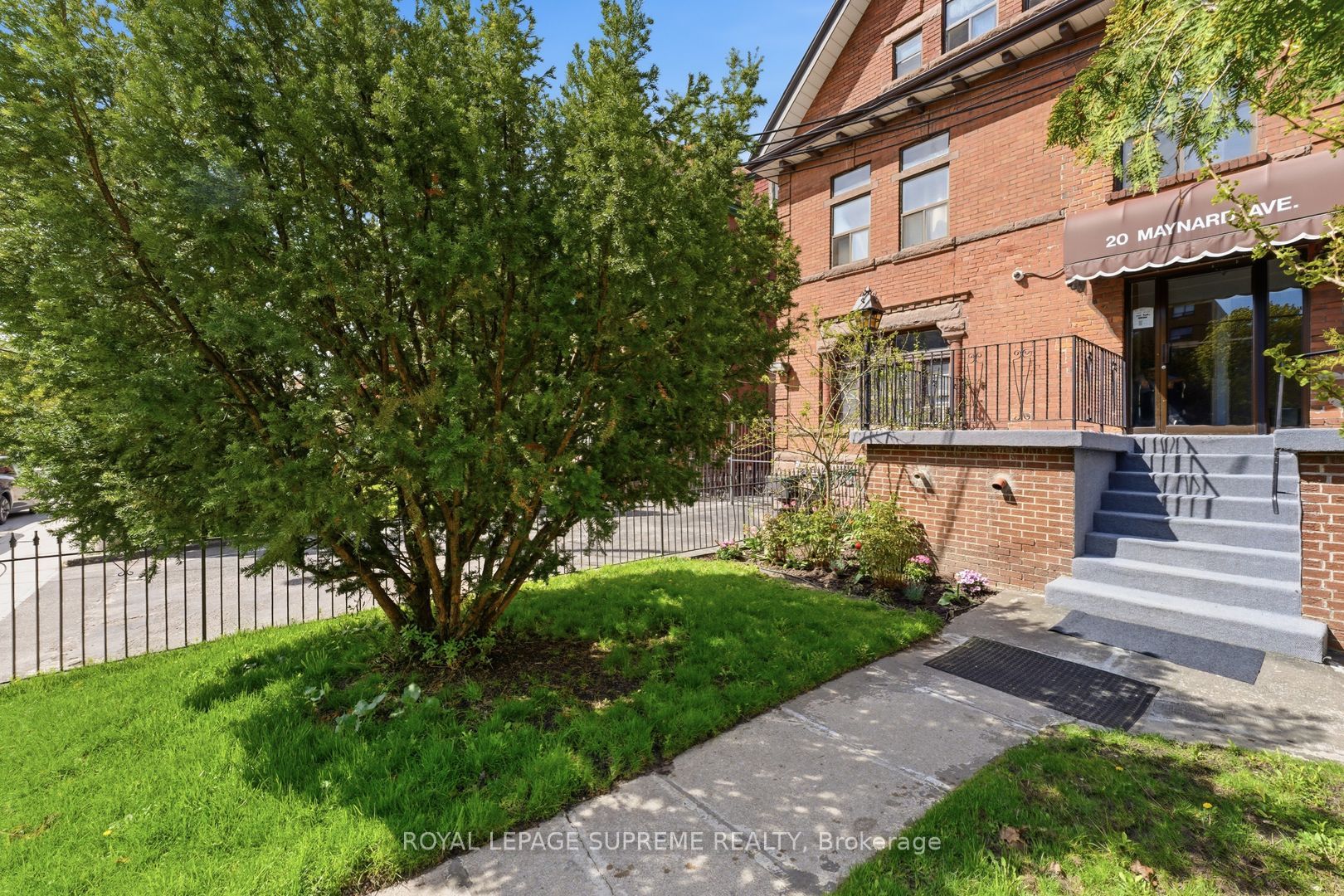 20 Maynard Avenue, Toronto, ON M6K 2Z9 photo 4