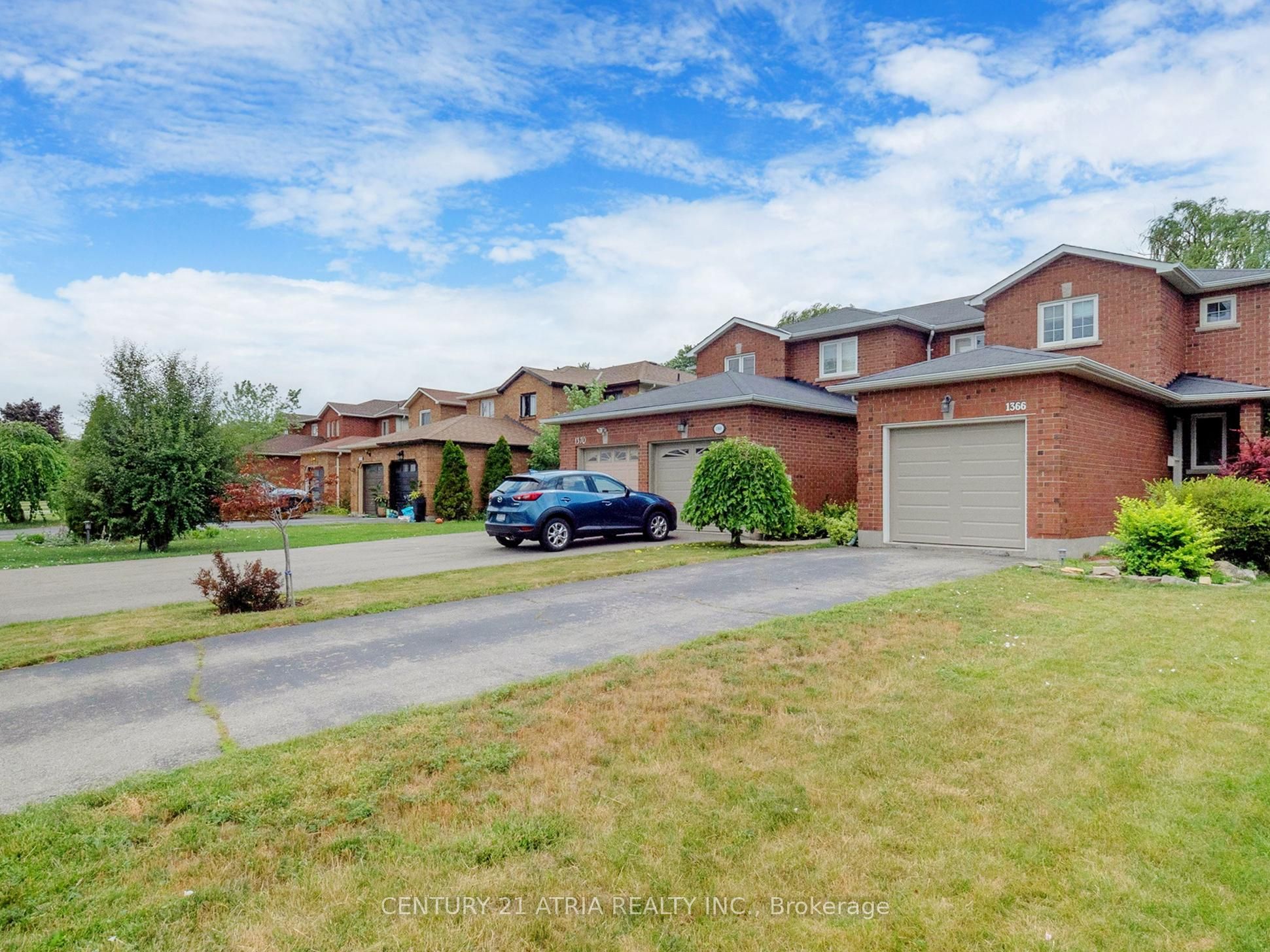 1366 Treeland Street, Burlington, ON L7R 4P4 photo 2