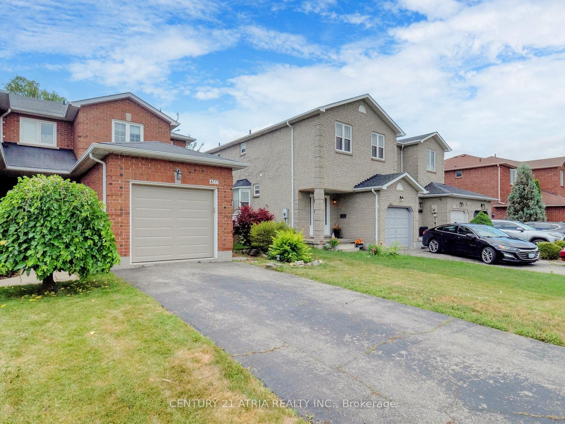 1366 Treeland Street, Burlington, ON L7R 4P4 photo 3