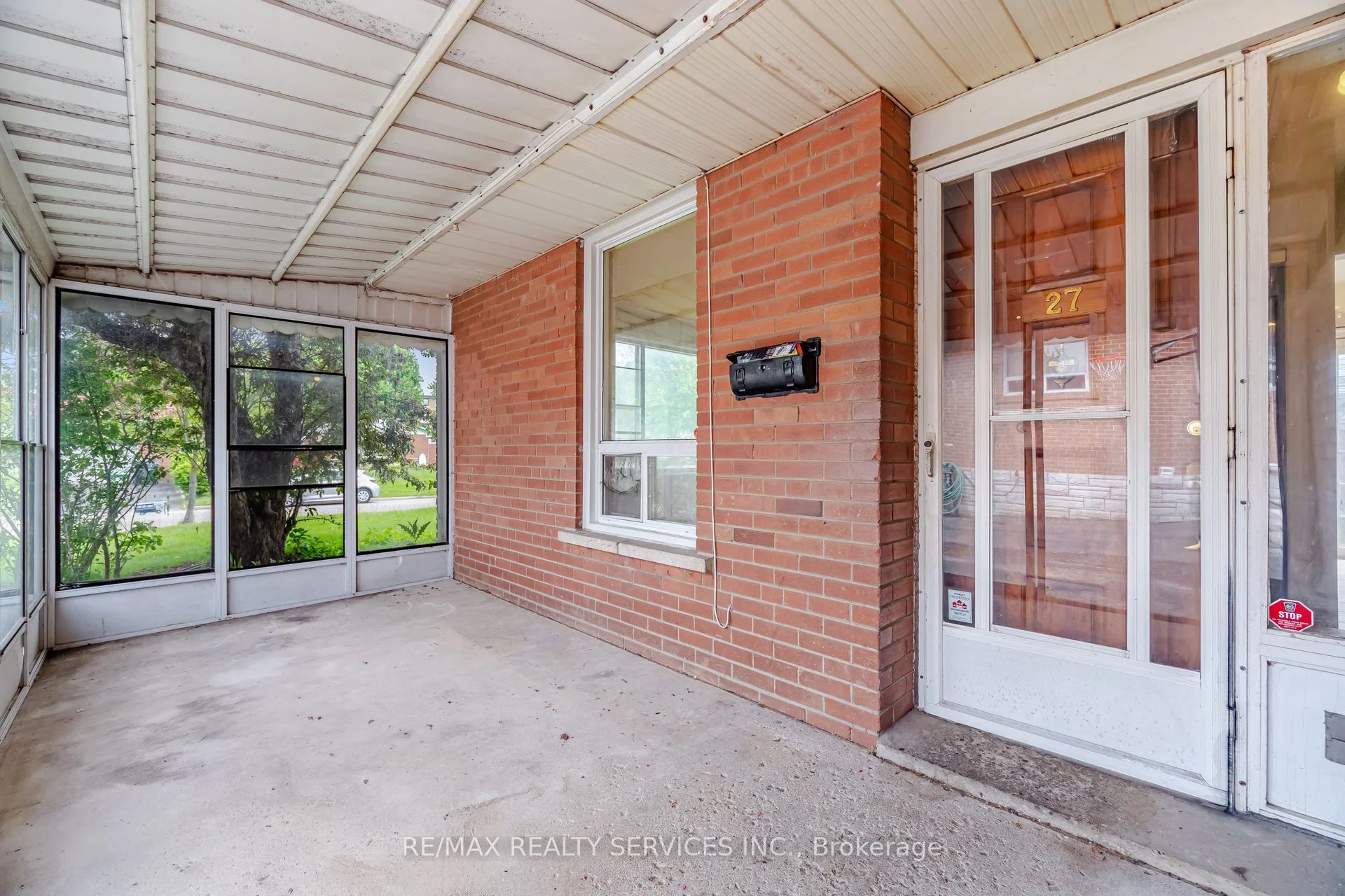 27 Hadrina Street, Brampton, ON L6X 2J5 photo 5