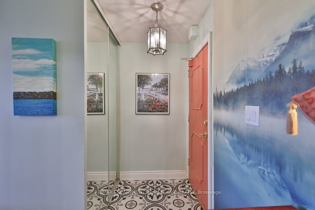 2263 Marine Drive 301, Oakville, ON L6L 5K1 photo 5