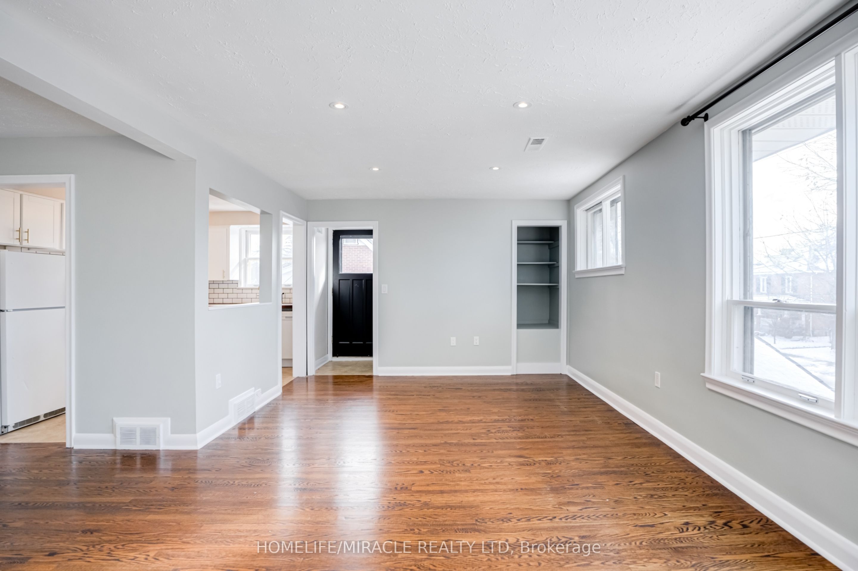 34 Elizabeth Street S A, Brampton, ON L6Y 1R1 photo 3