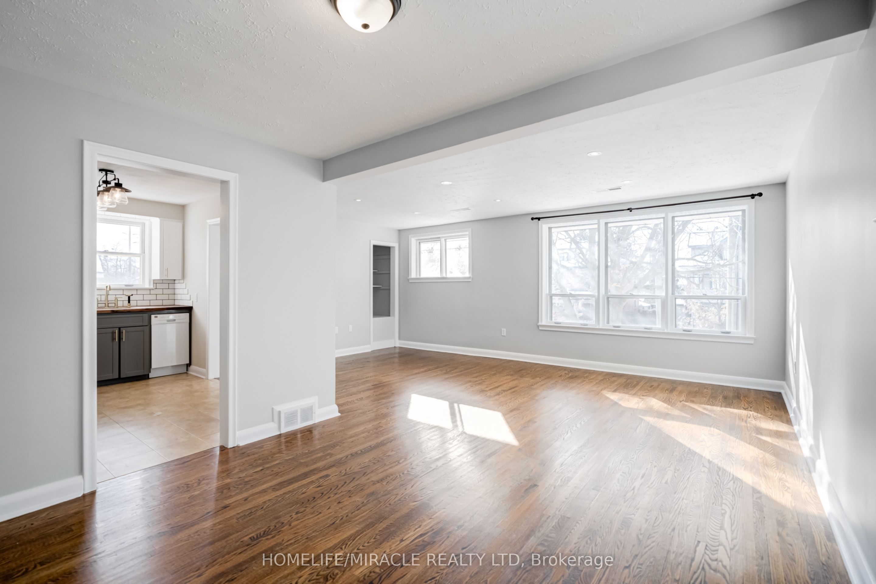 34 Elizabeth Street S A, Brampton, ON L6Y 1R1 photo 4