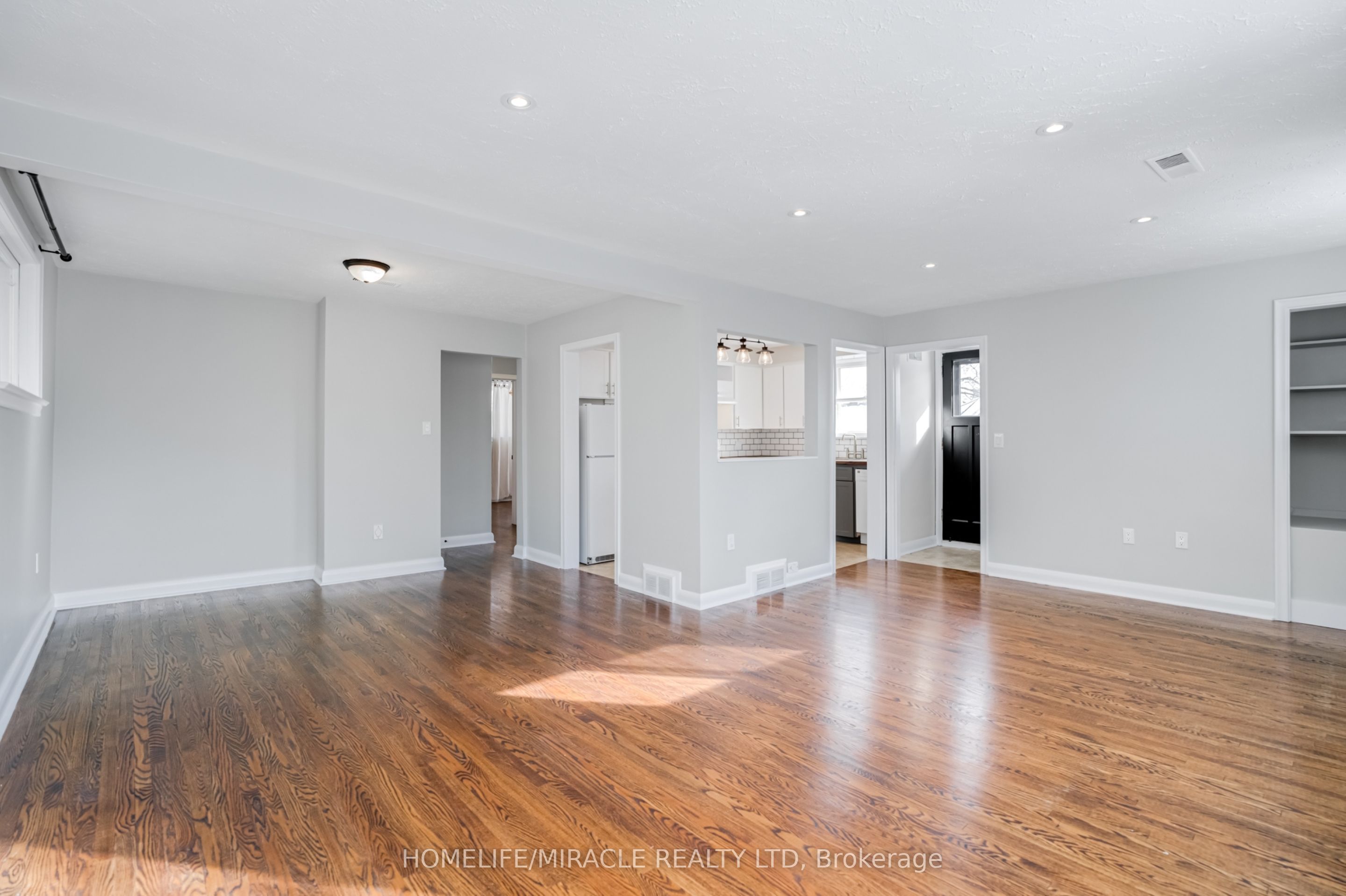 34 Elizabeth Street S A, Brampton, ON L6Y 1R1 photo 5