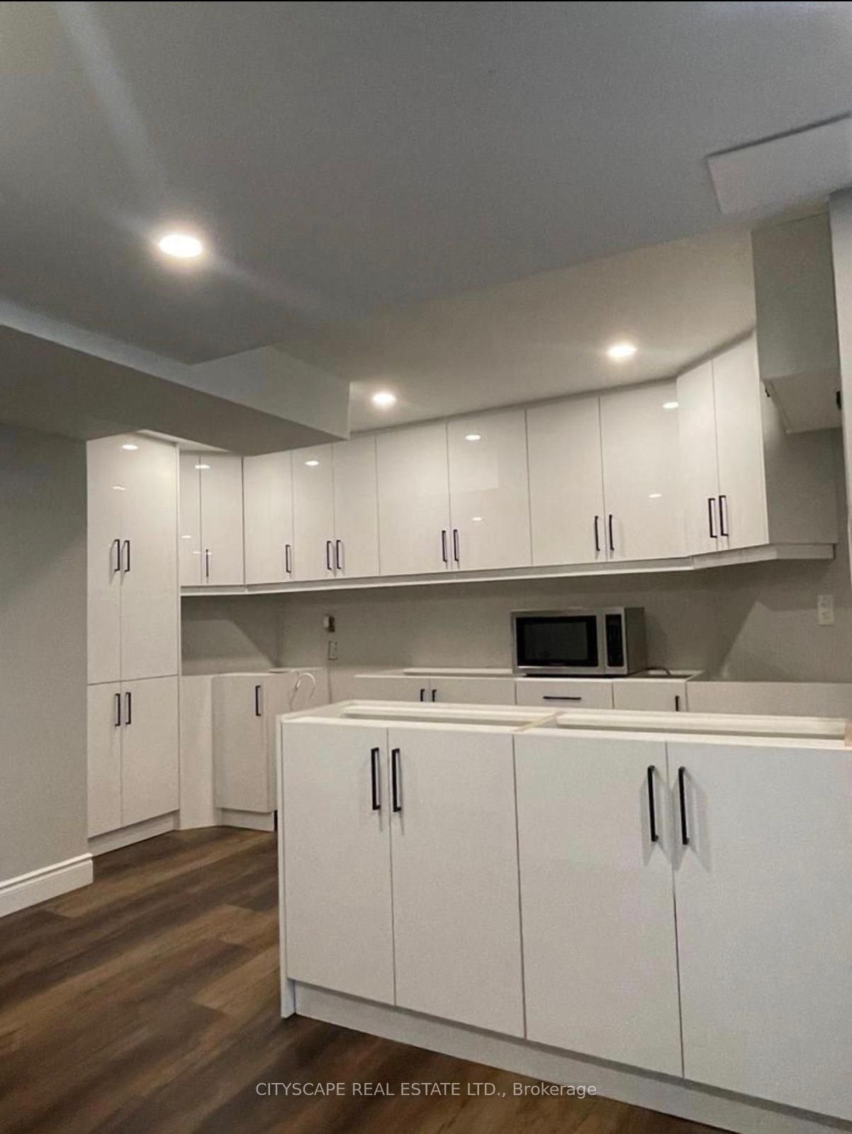 1499 Hollywell Avenue Basement, Mississauga, ON L5N 4P2 photo 3