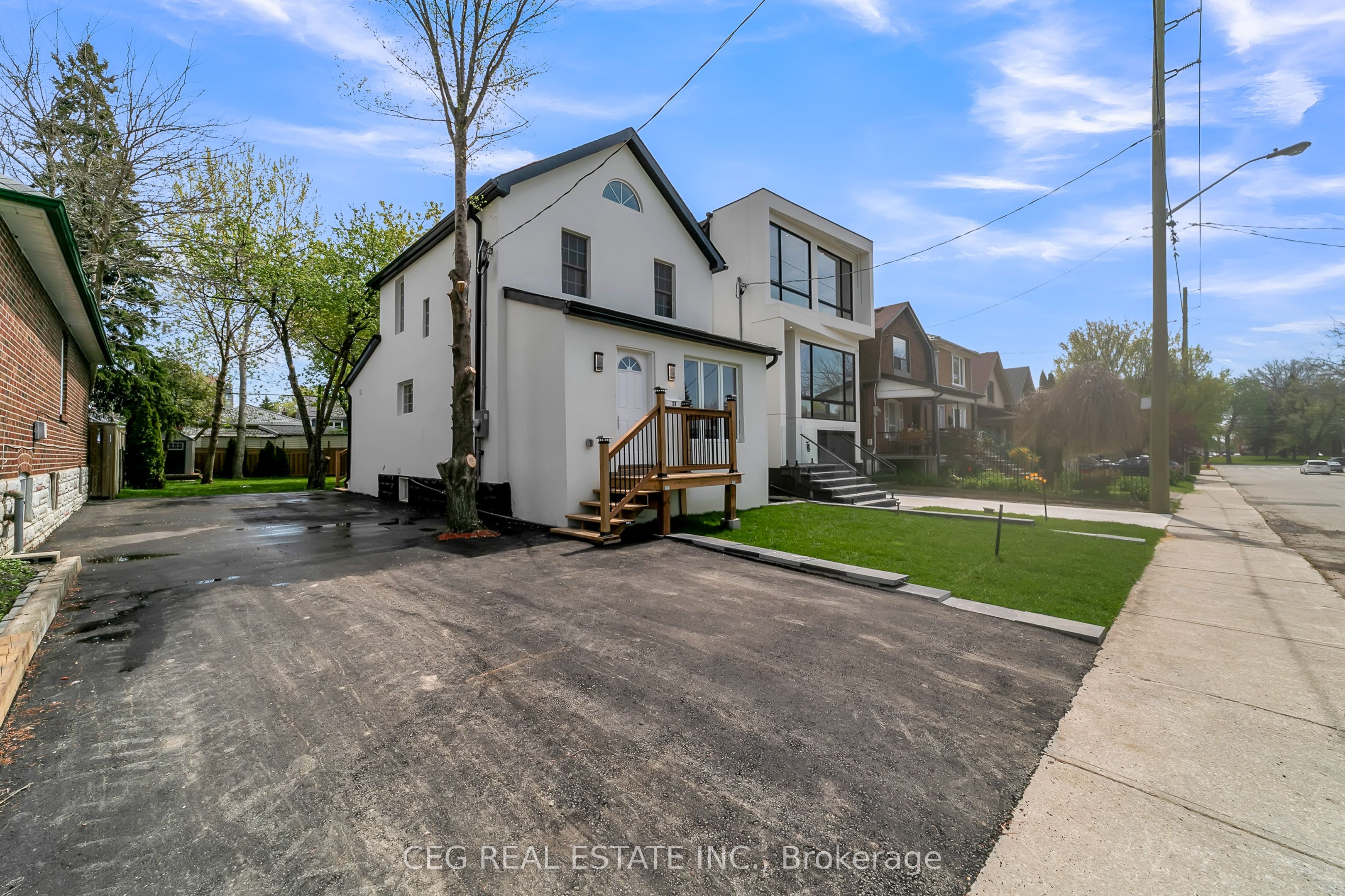23 16th Street, Toronto, ON M8V 3J7 photo 4