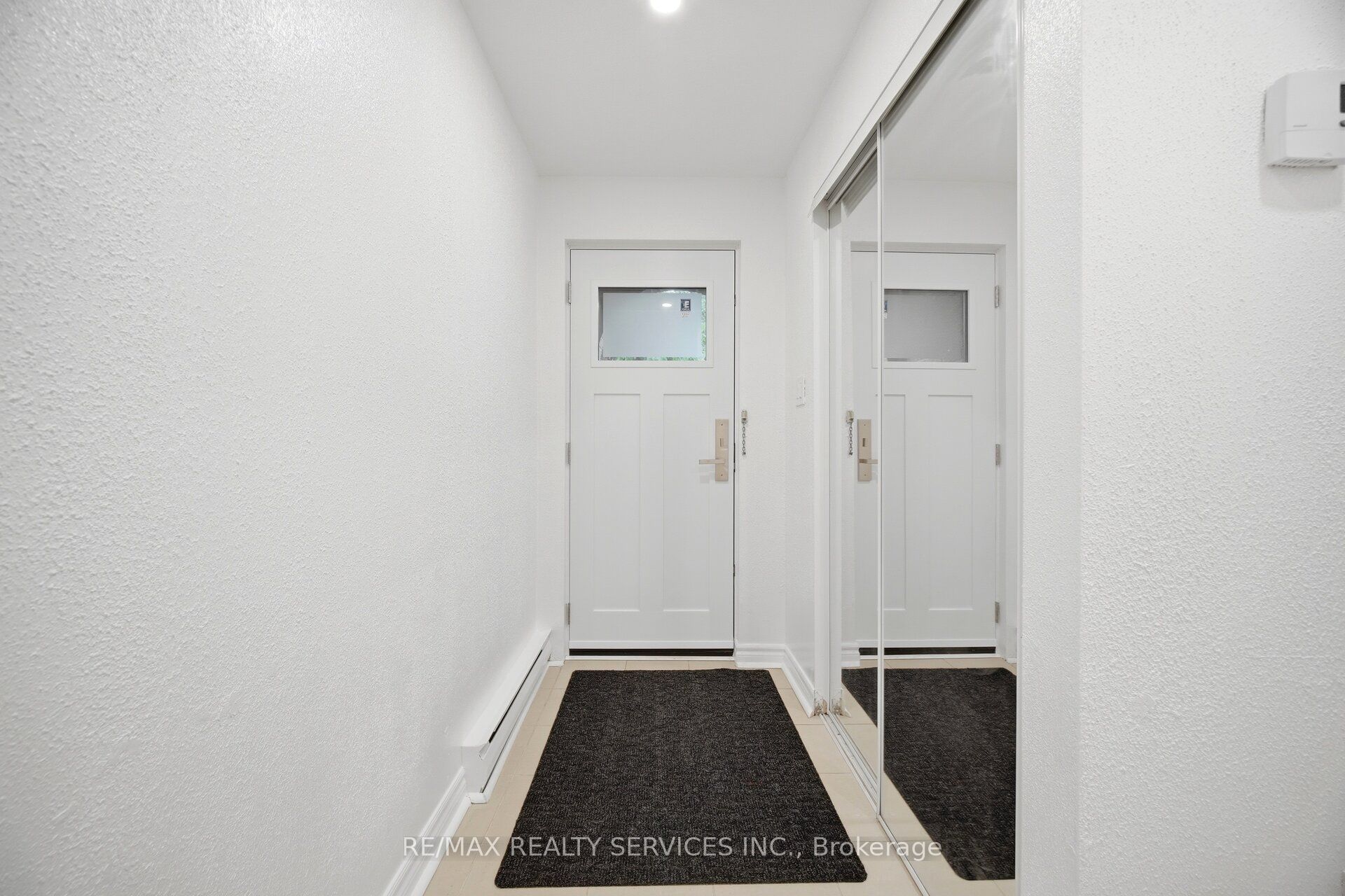 154 Darras Court, Brampton, ON L6T 1W7 photo 3