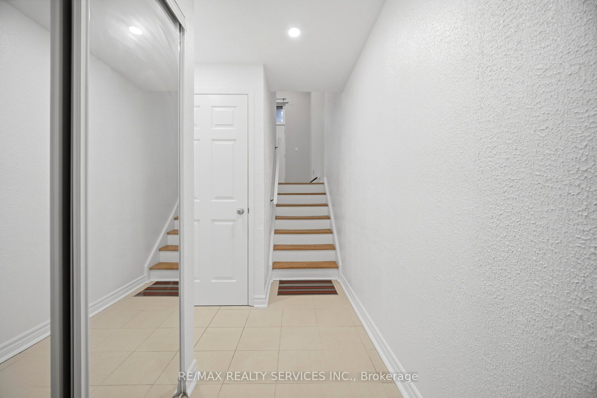 154 Darras Court, Brampton, ON L6T 1W7 photo 4