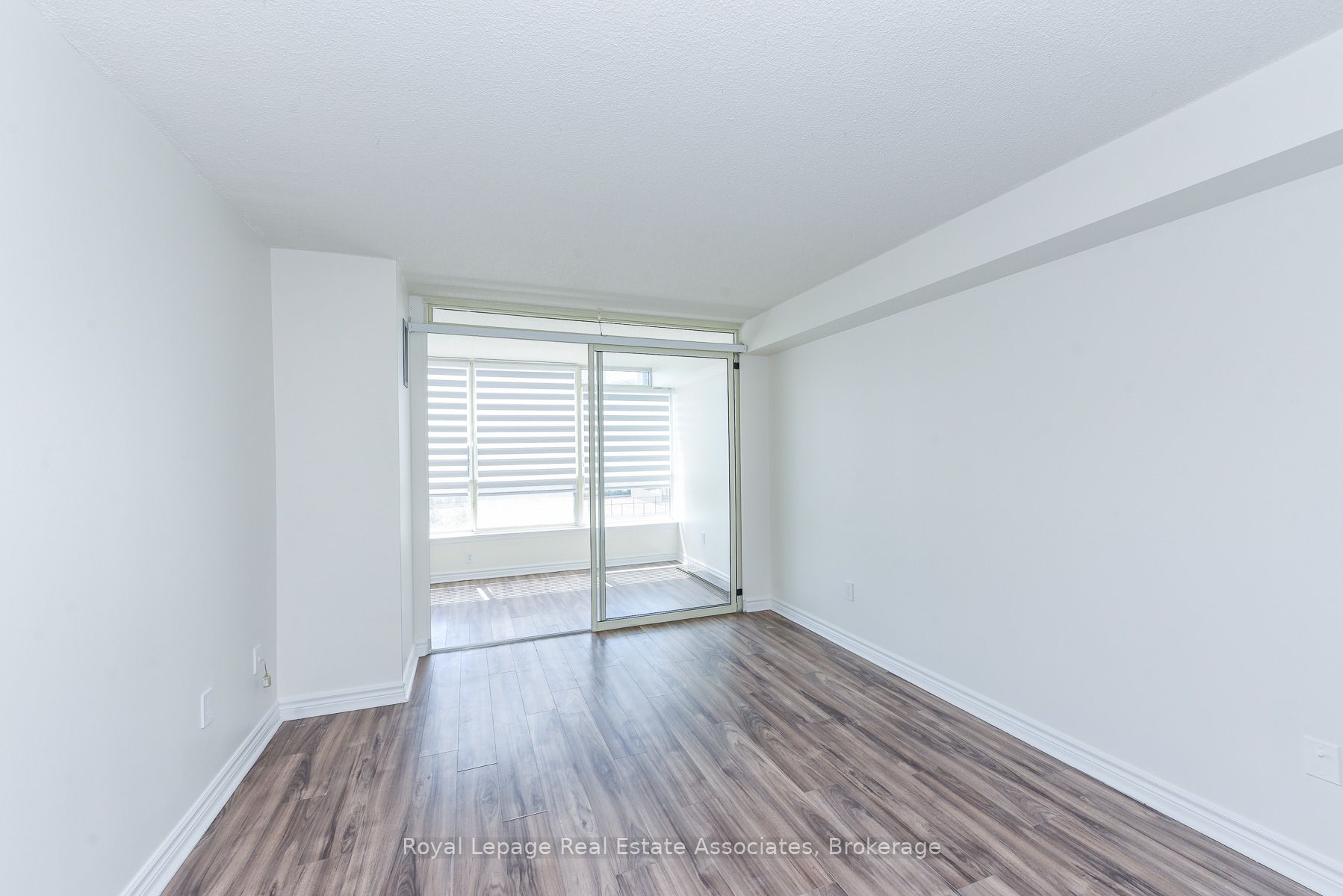 55 Elm Drive W 501, Mississauga, ON L5B 3Z3 photo 5
