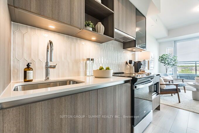 395 DUNDAS Street W 504, Oakville, ON L5M 5R8 photo 3
