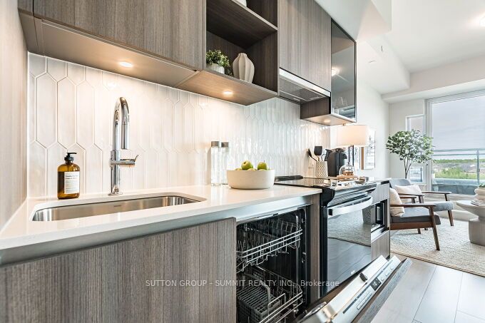 395 DUNDAS Street W 504, Oakville, ON L5M 5R8 photo 4