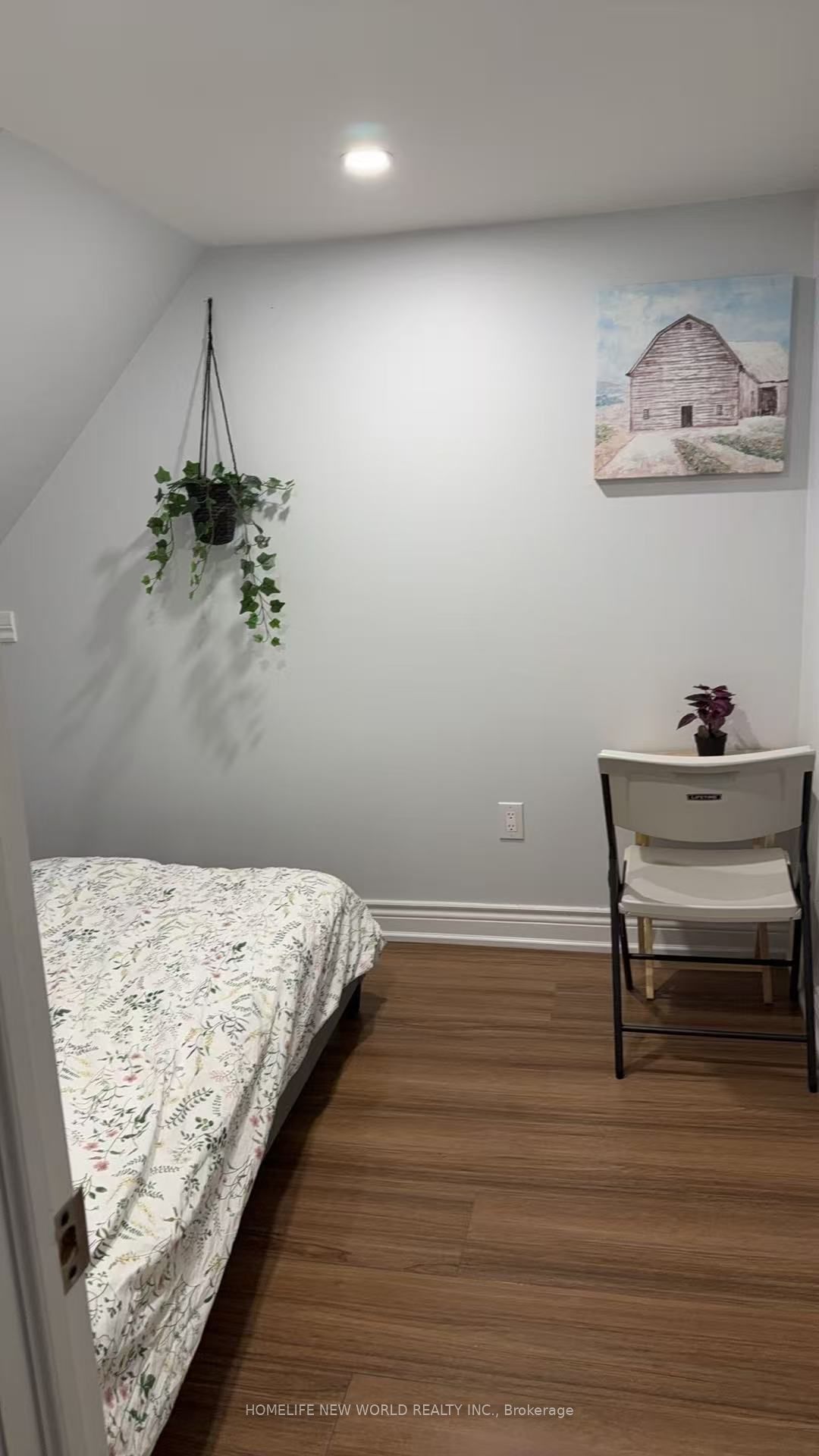 2466 St Clair Avenue W Bsmt 02, Toronto, ON M6N 1L3 photo 3