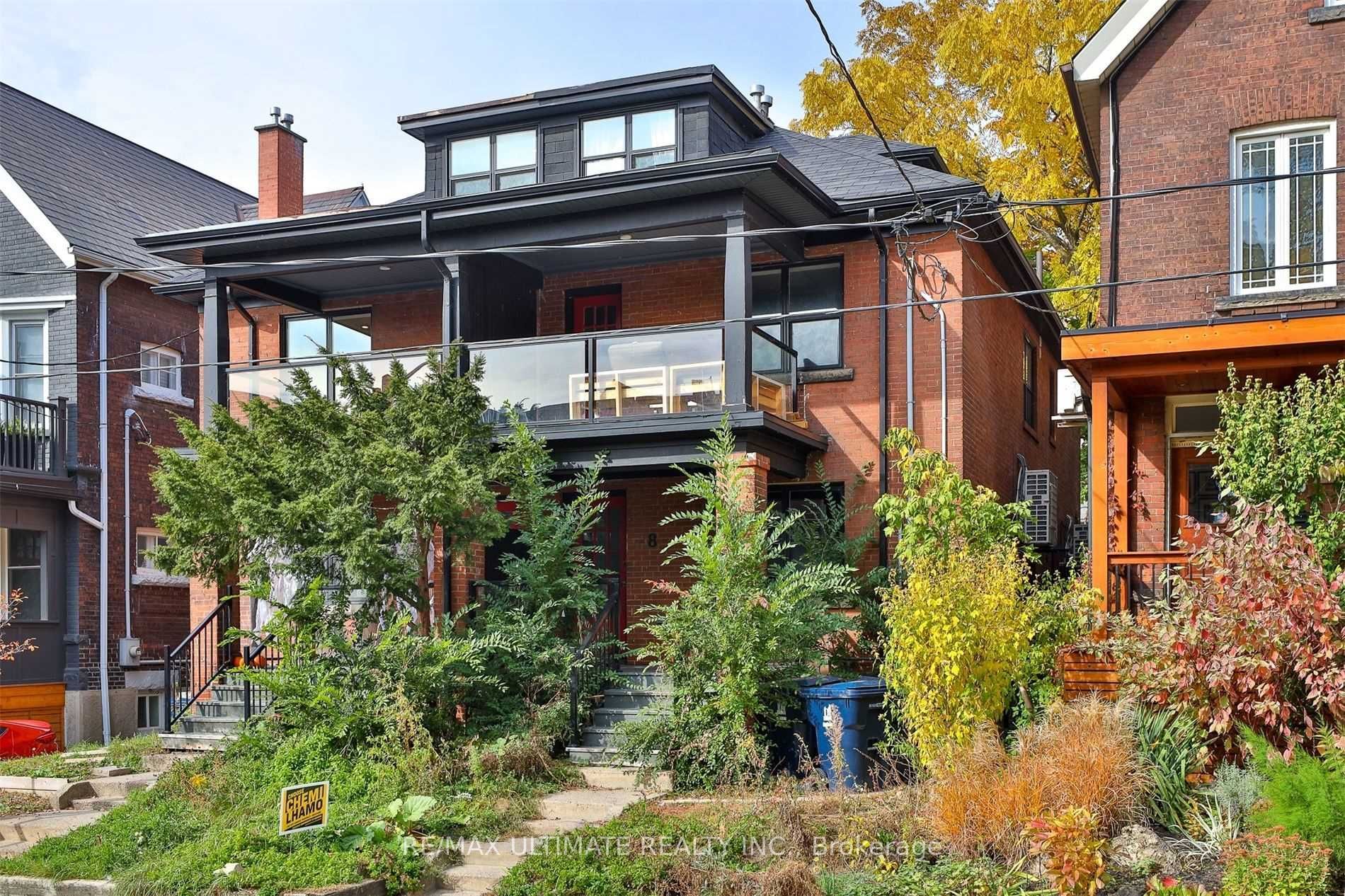 8 Grafton Avenue, Toronto, ON M6R 1C4