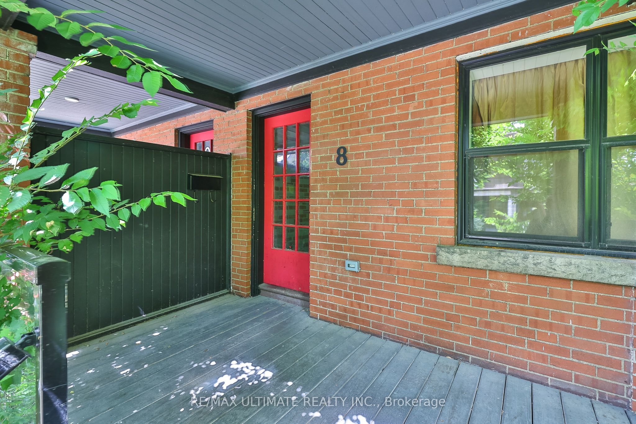 8 Grafton Avenue, Toronto, ON M6R 1C4 photo 2