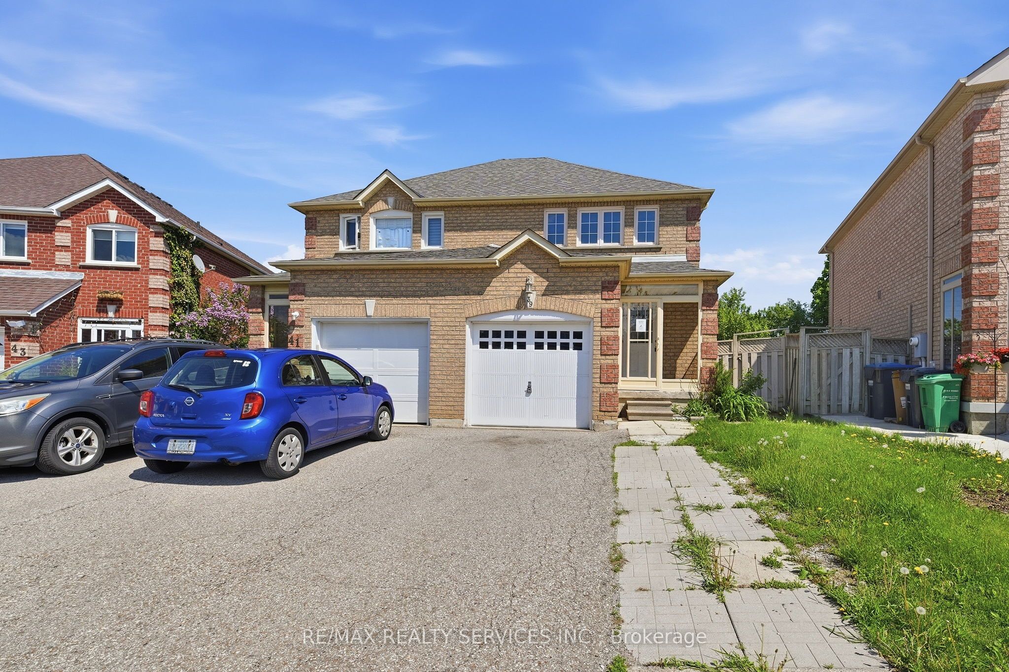 39 Caruso Drive, Brampton, ON L6Y 5B2 photo 2