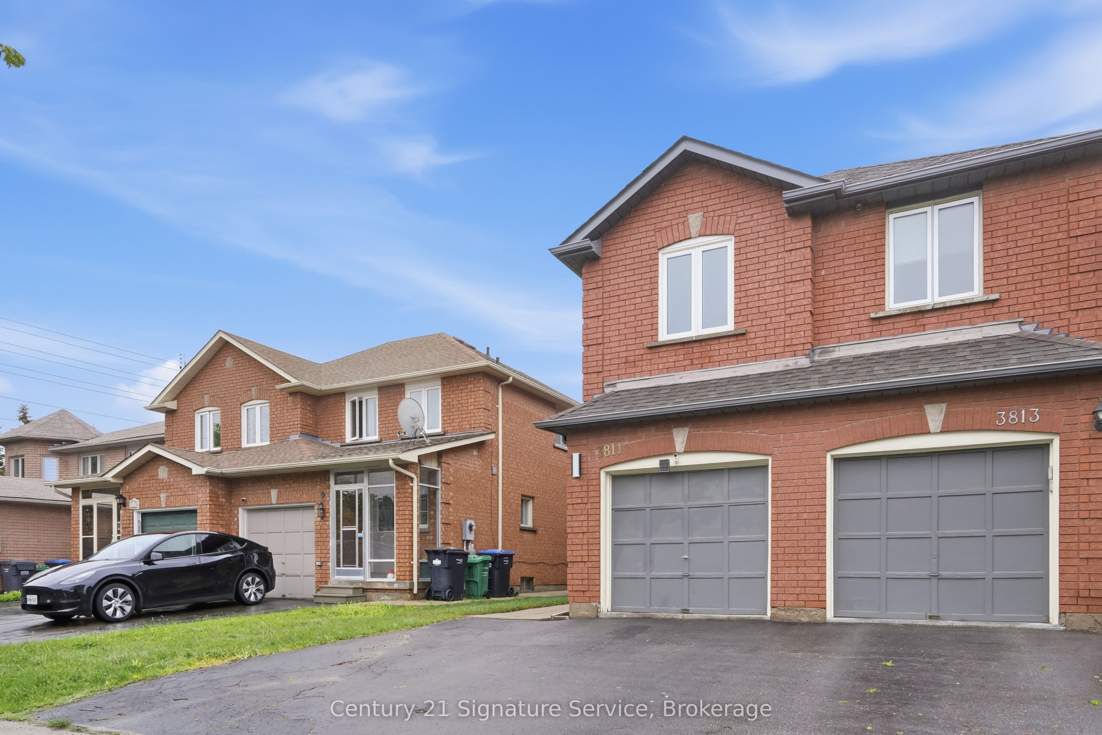 3811 Densbury Drive, Mississauga, ON L5N 6Z3