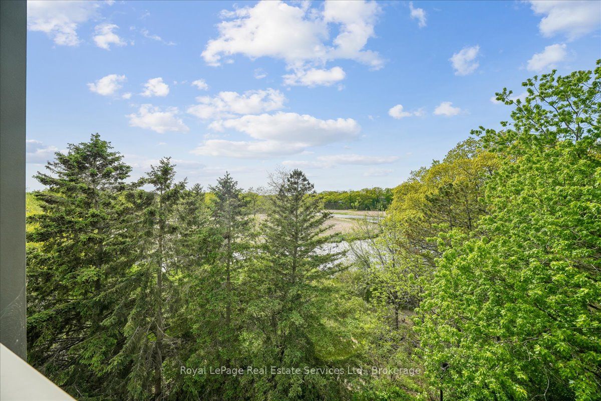 2511 Lakeshore Road W 405, Oakville, ON L6L 6L9
