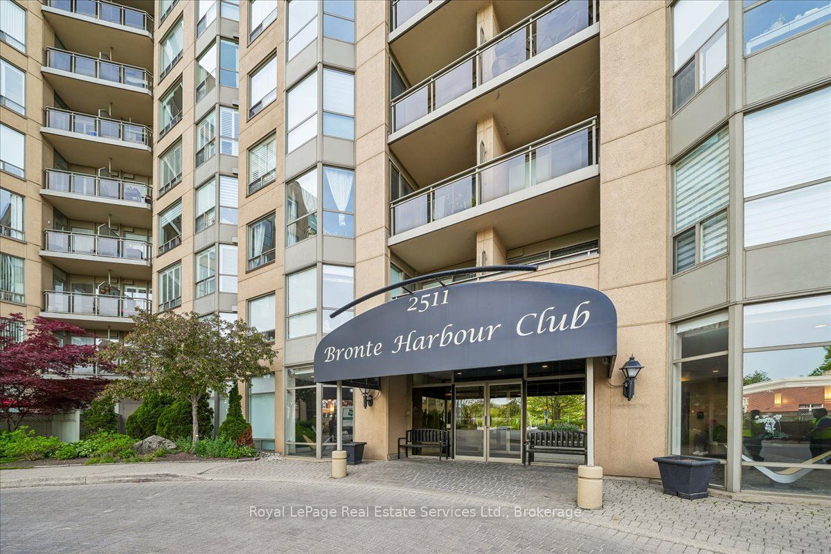 2511 Lakeshore Road W 405, Oakville, ON L6L 6L9 photo 2