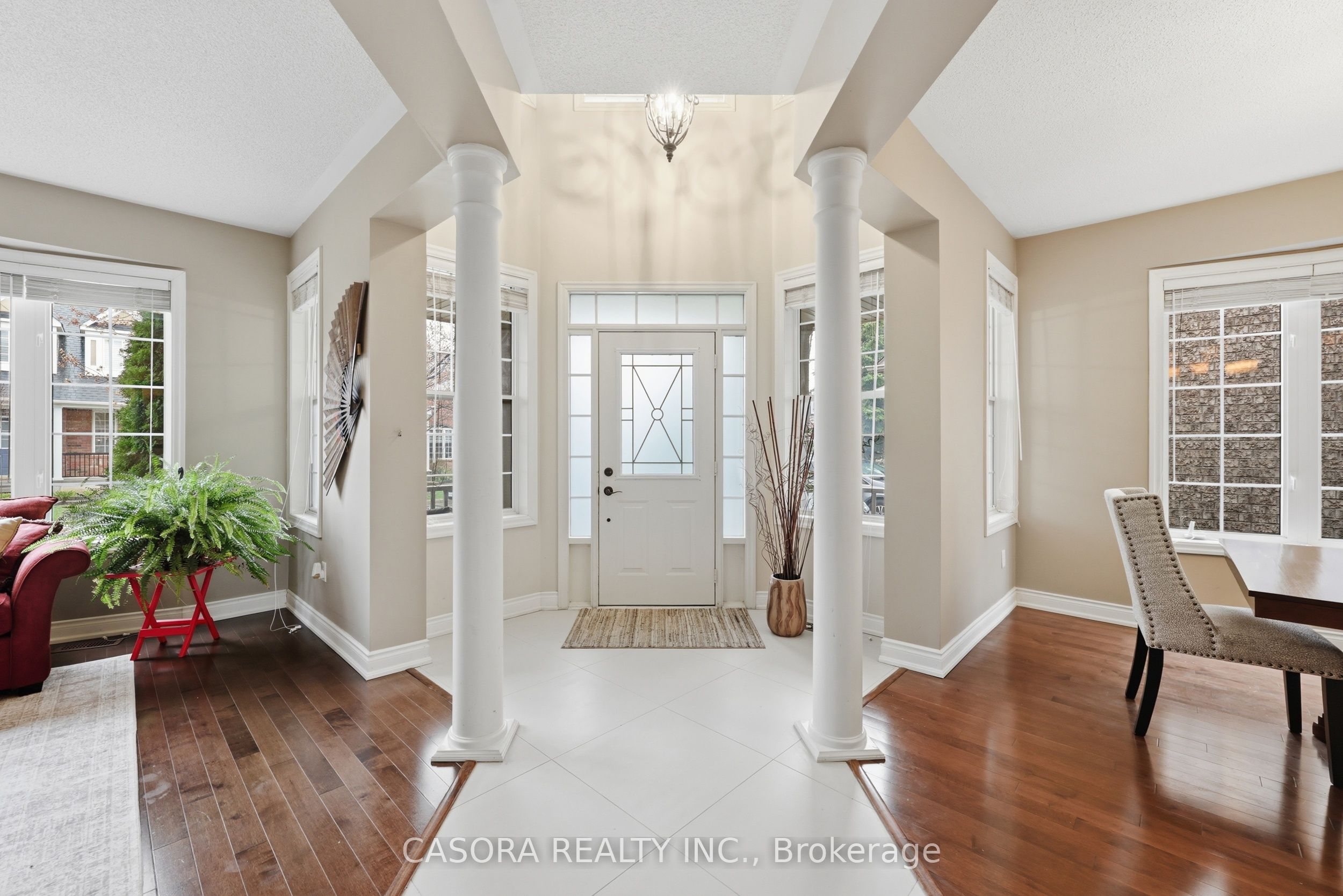 2295 Glazebrook Circle, Oakville, ON L6M 5B5 photo 4