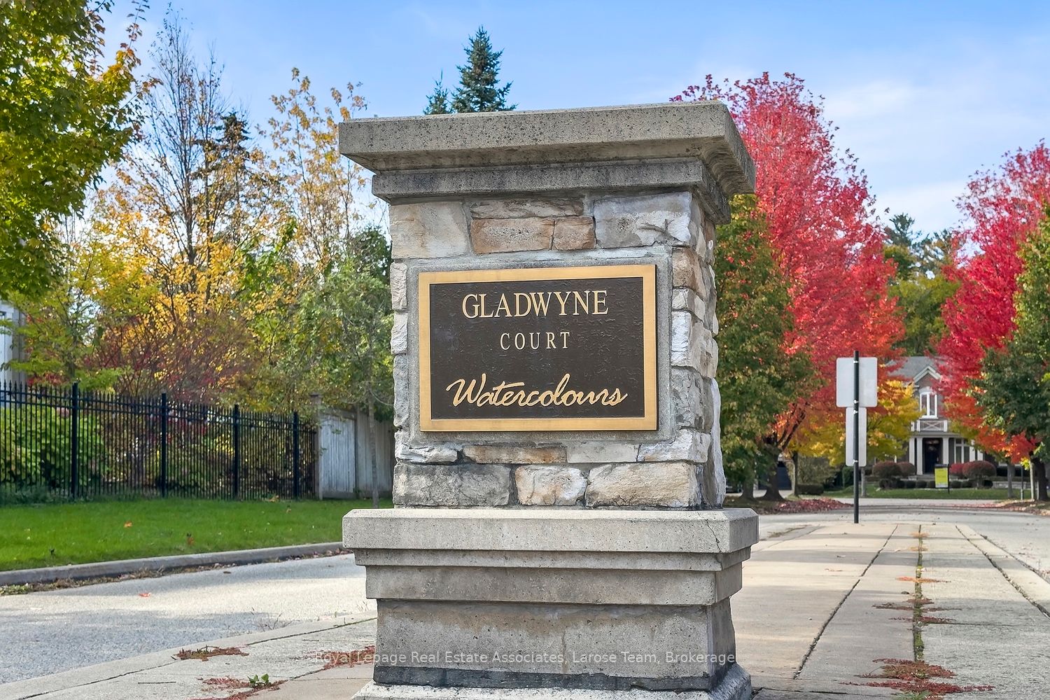 562 Gladwyne Court, Mississauga, ON L5H 4L4 photo 3
