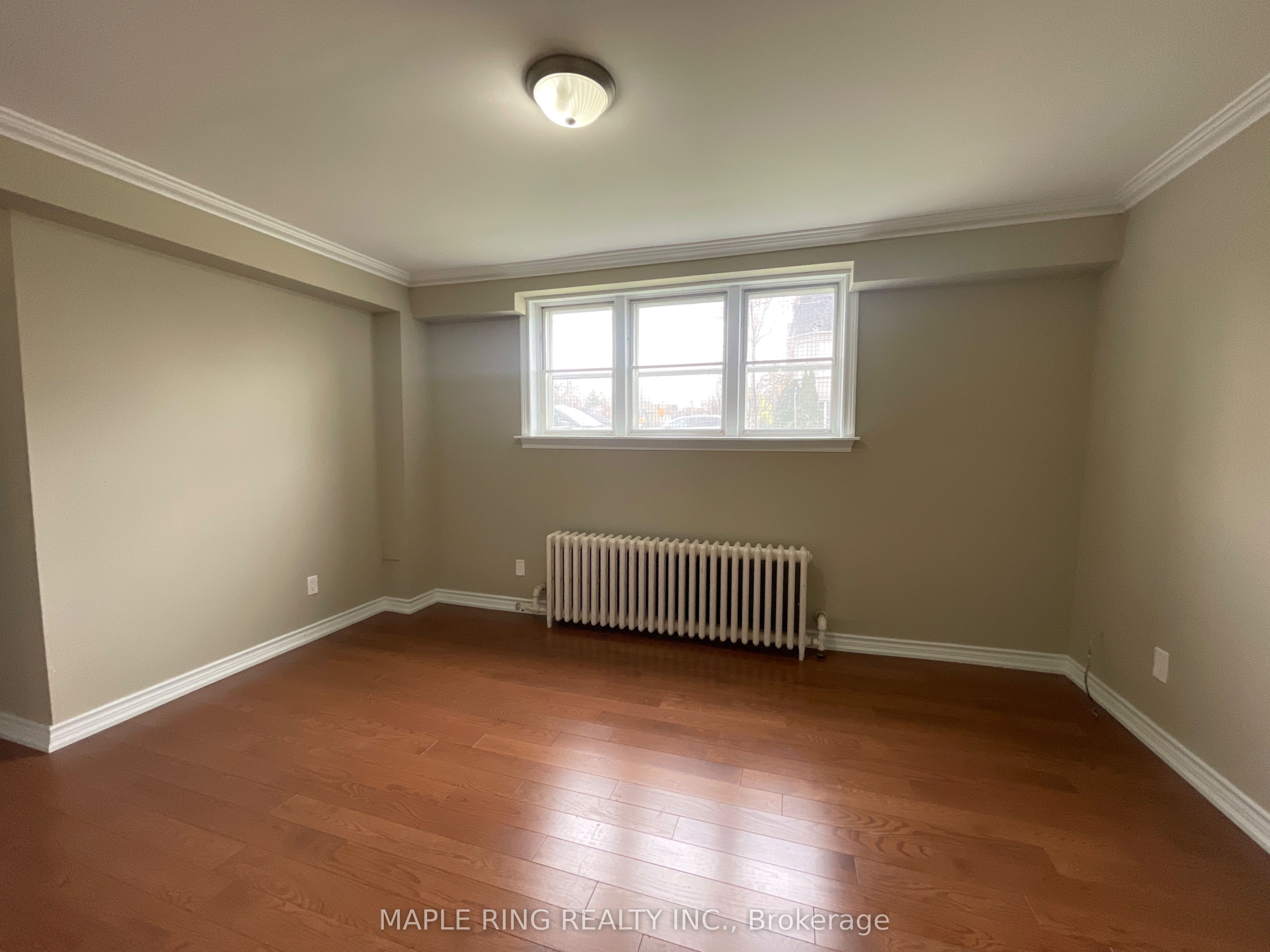 12 Dwight Avenue 6, Toronto, ON M8V 1X2 photo 2