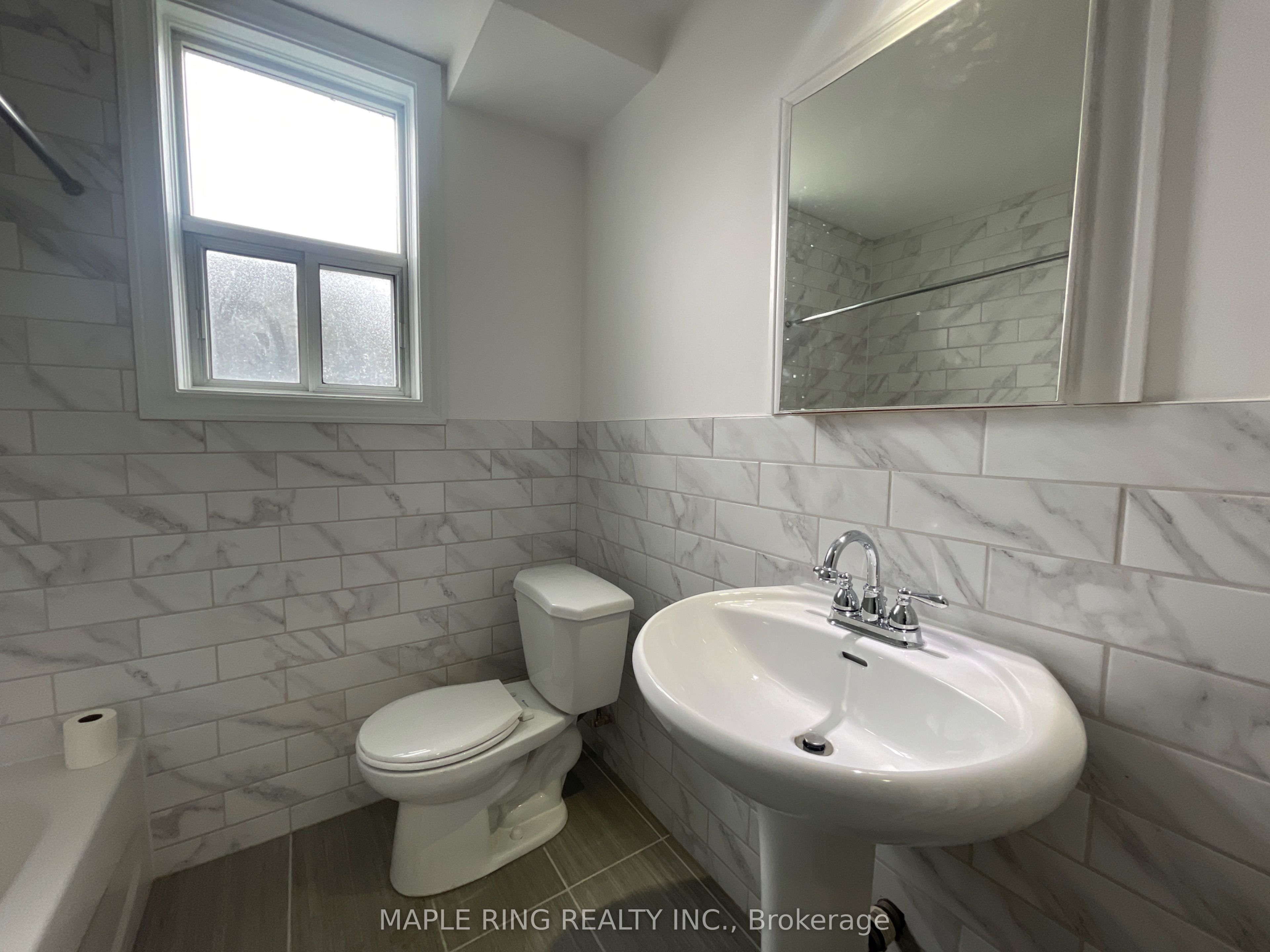 12 Dwight Avenue 6, Toronto, ON M8V 1X2 photo 3