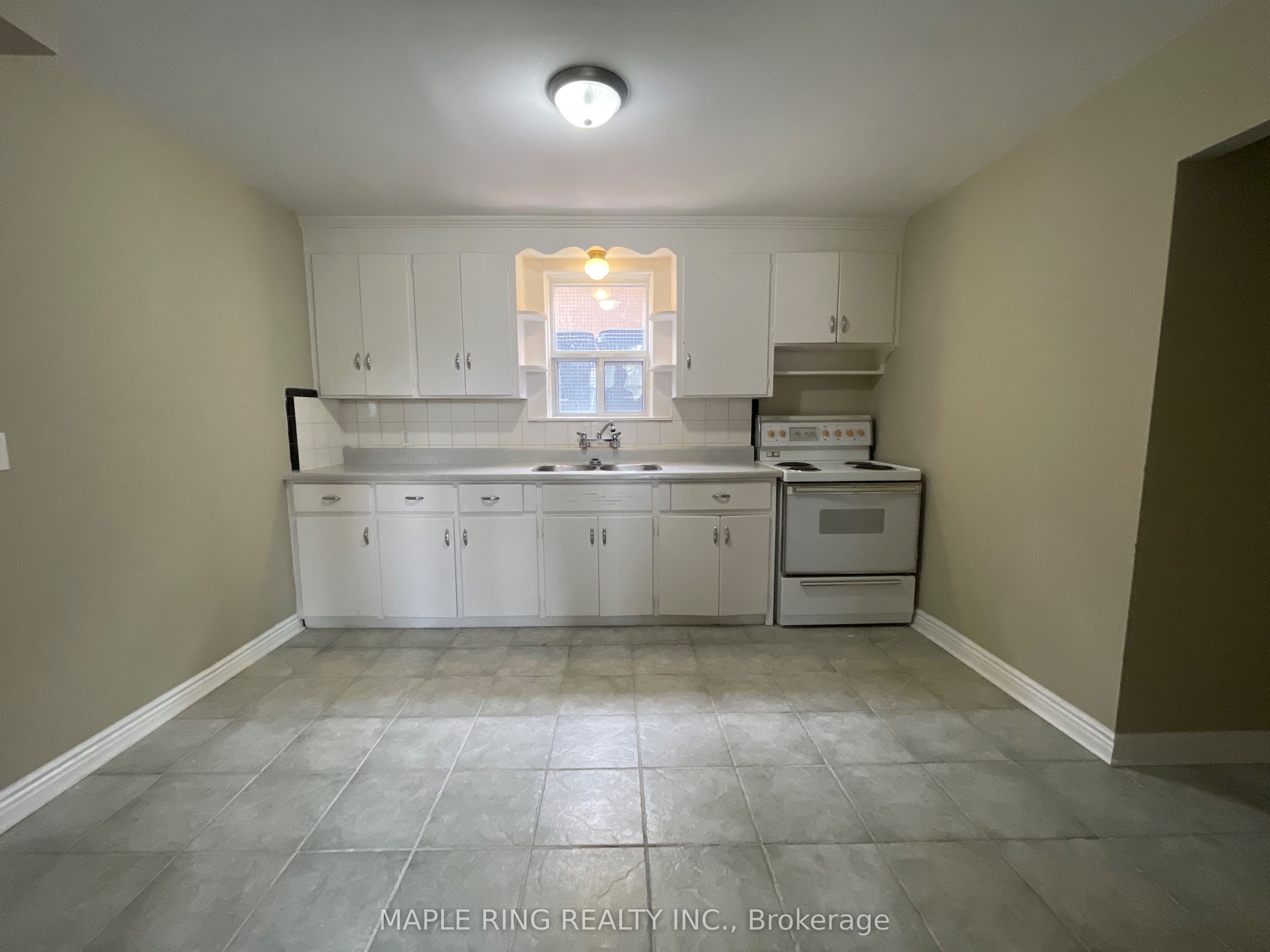 12 Dwight Avenue 6, Toronto, ON M8V 1X2 photo 5