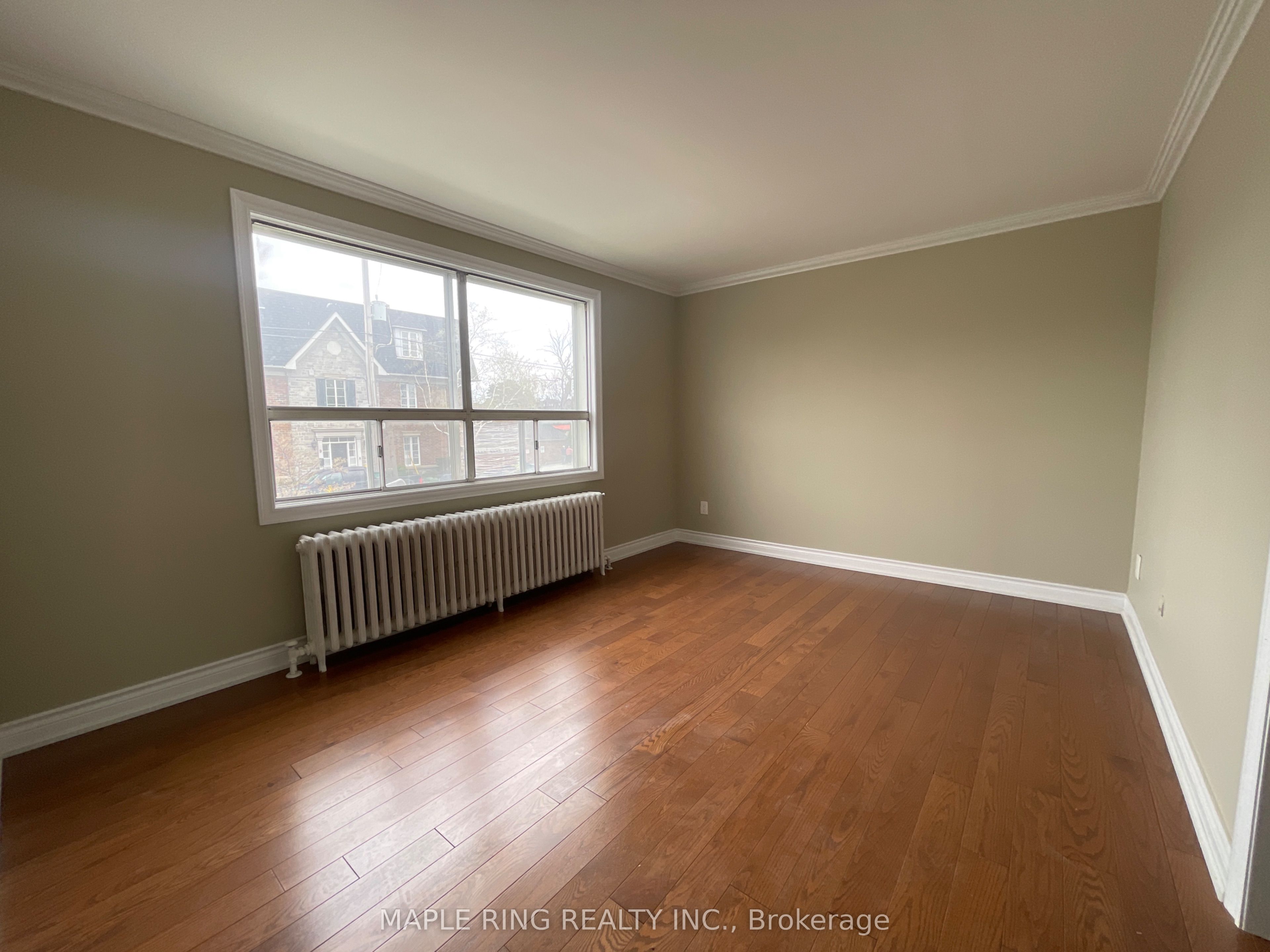 12 Dwight Avenue 7, Toronto, ON M8V 1X2