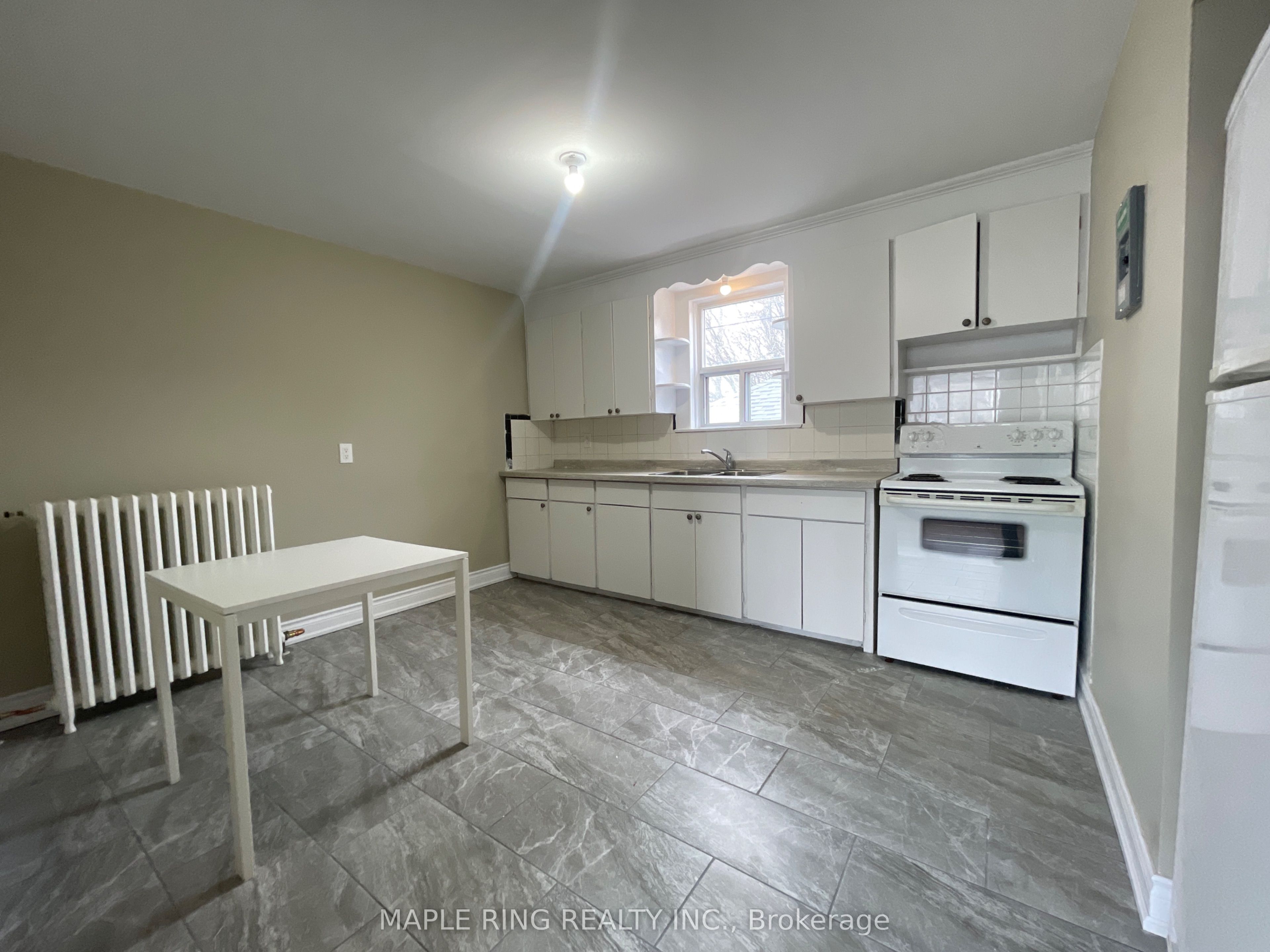 12 Dwight Avenue 7, Toronto, ON M8V 1X2 photo 5