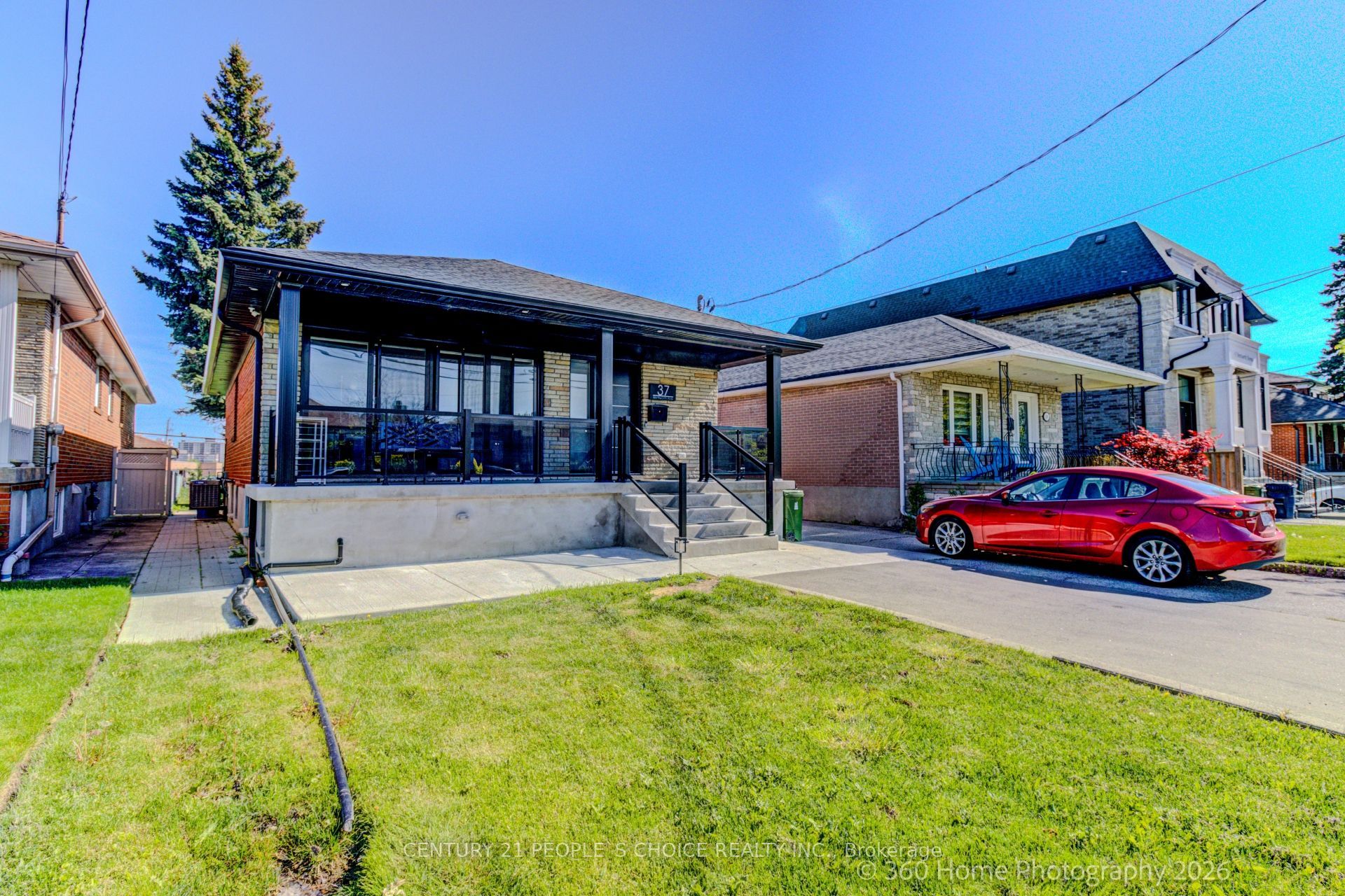 37 Bentworth Avenue Lower, Toronto, ON M6A 1P1 photo 2