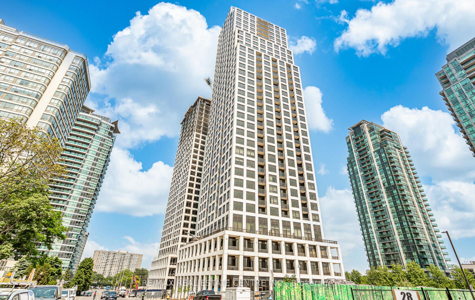 36 Elm Drive W 1610, Mississauga, ON L5B 1L9