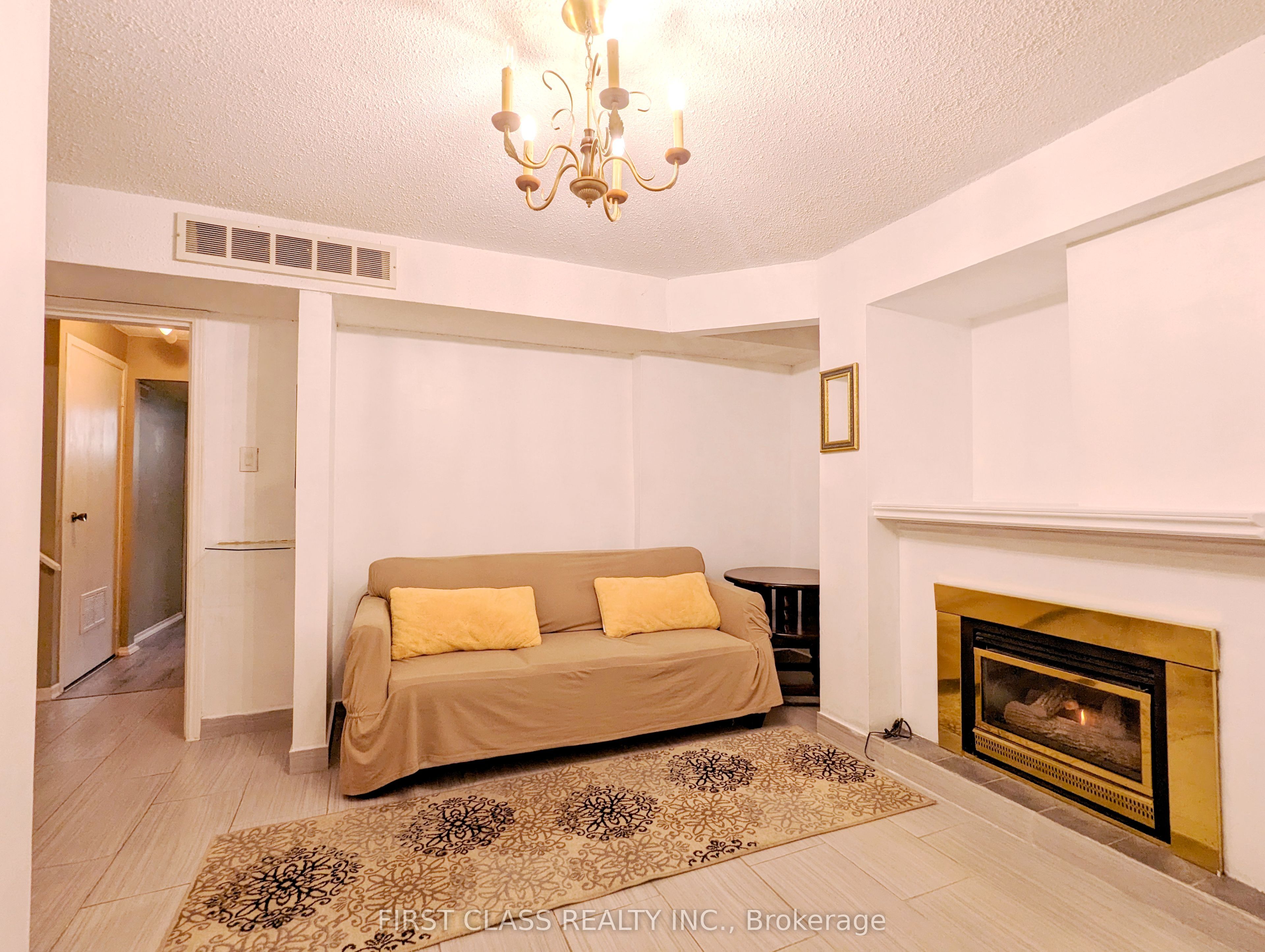 1226 Kos Boulevard Bsmnt, Mississauga, ON L5J 4L7 photo 4