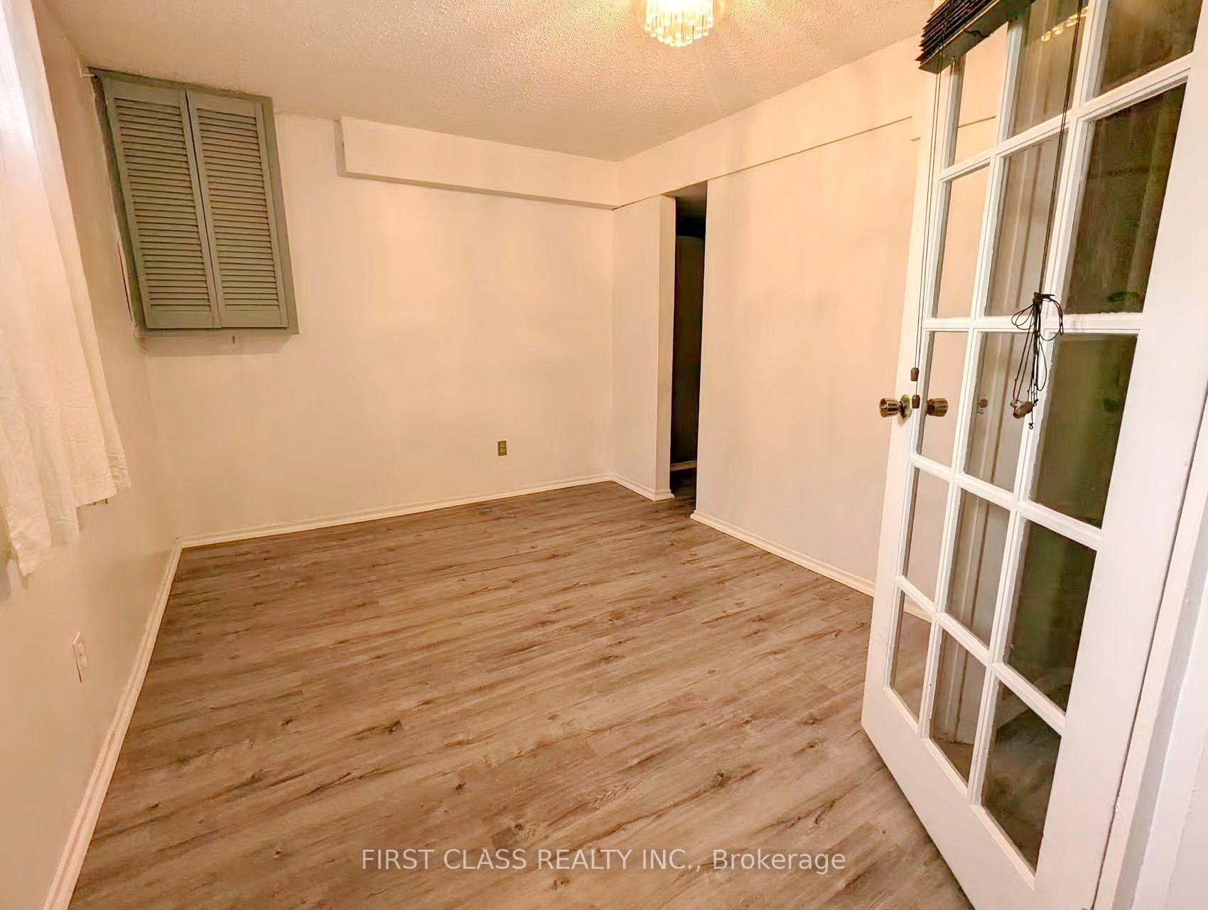 1226 Kos Boulevard Bsmnt, Mississauga, ON L5J 4L7 photo 5