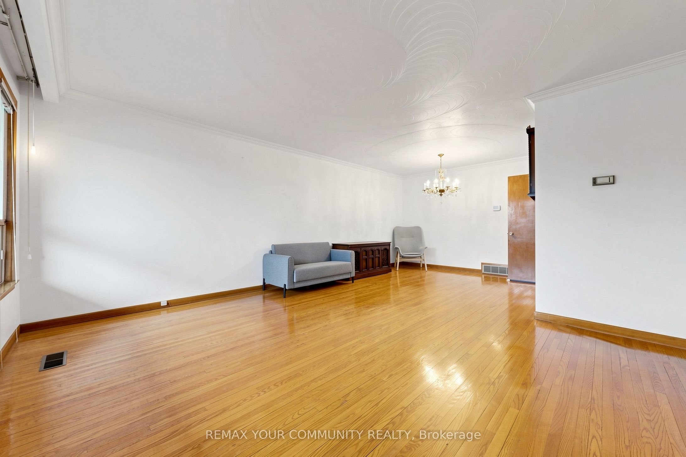 21 Gade Drive, Toronto, ON M3M 2K2 photo 3