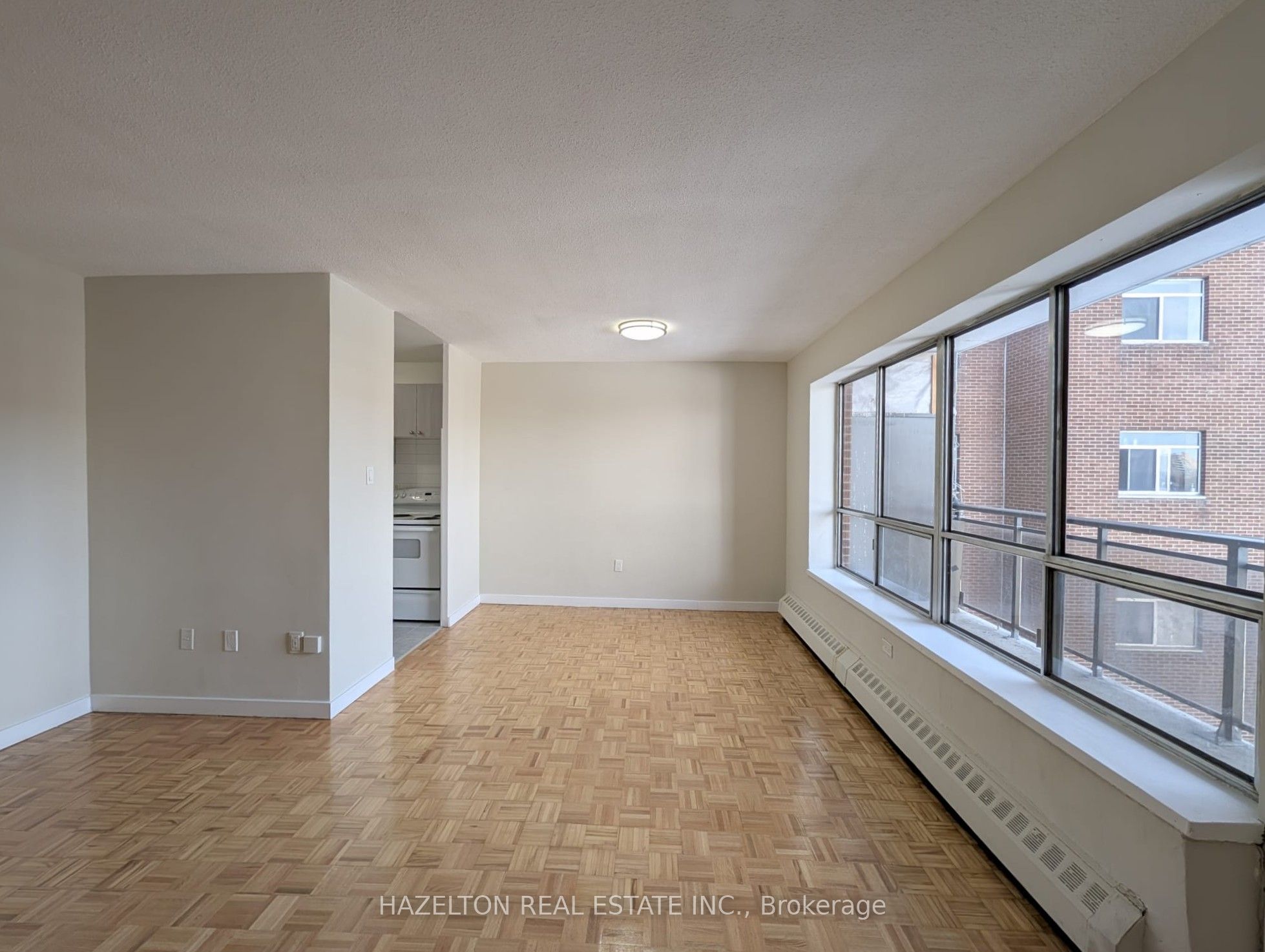 1901 Martin Grove Road 521, Toronto, ON M9V 3T1 photo 2