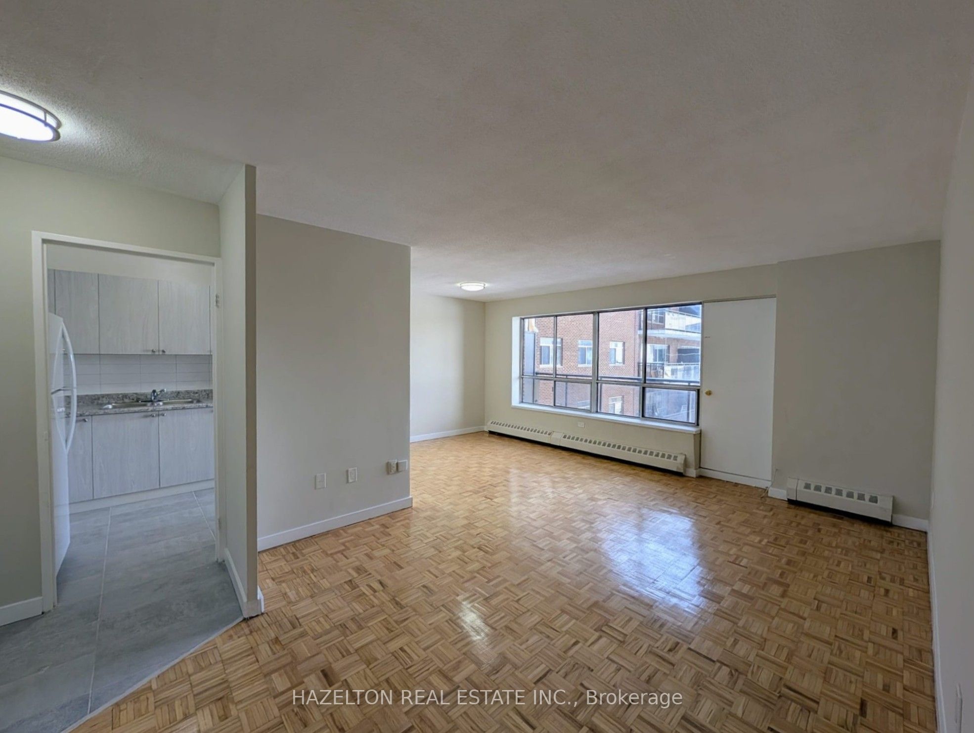 1901 Martin Grove Road 521, Toronto, ON M9V 3T1 photo 3