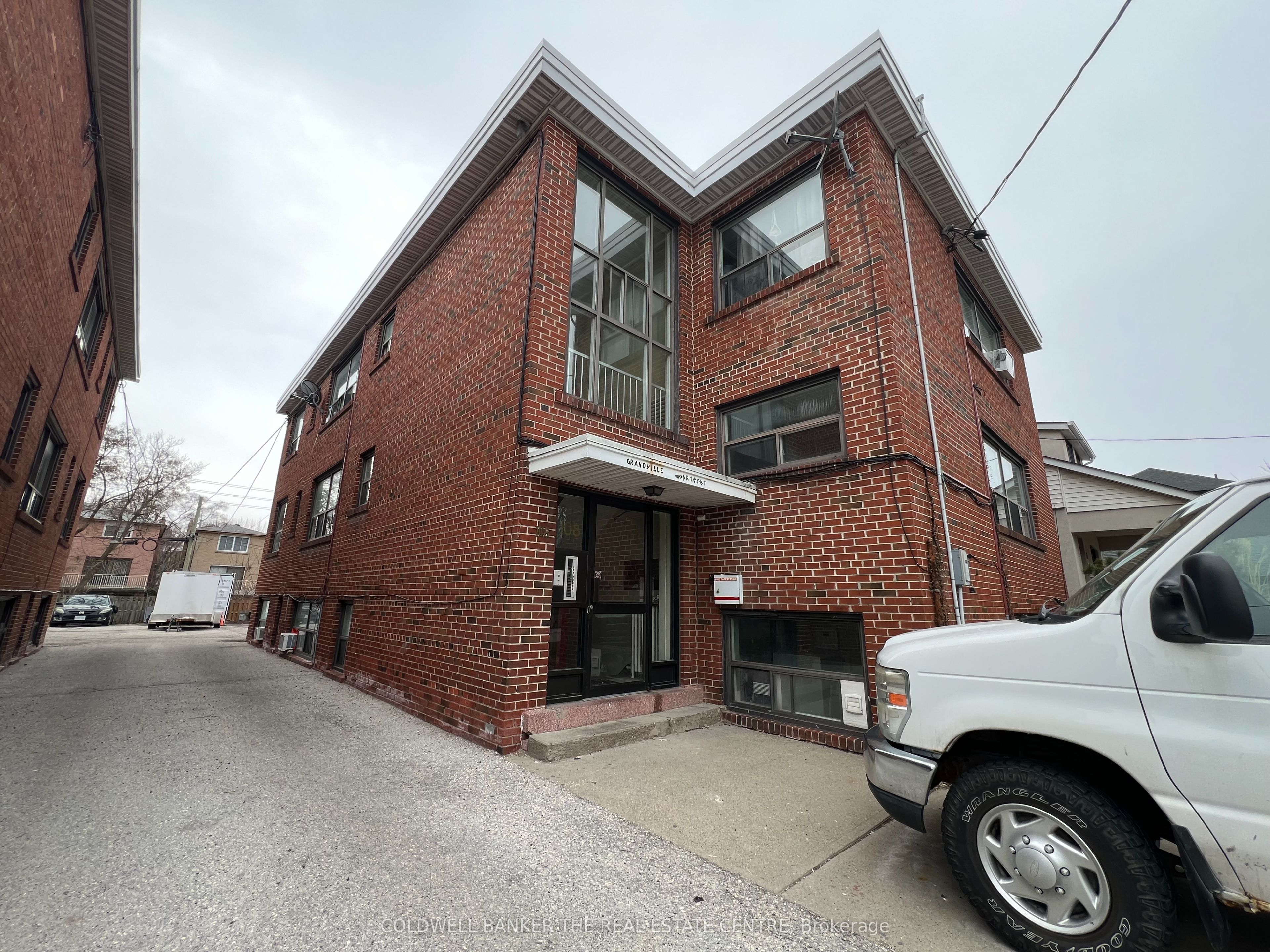 108 Grandville Avenue 7, Toronto, ON M6N 4V2