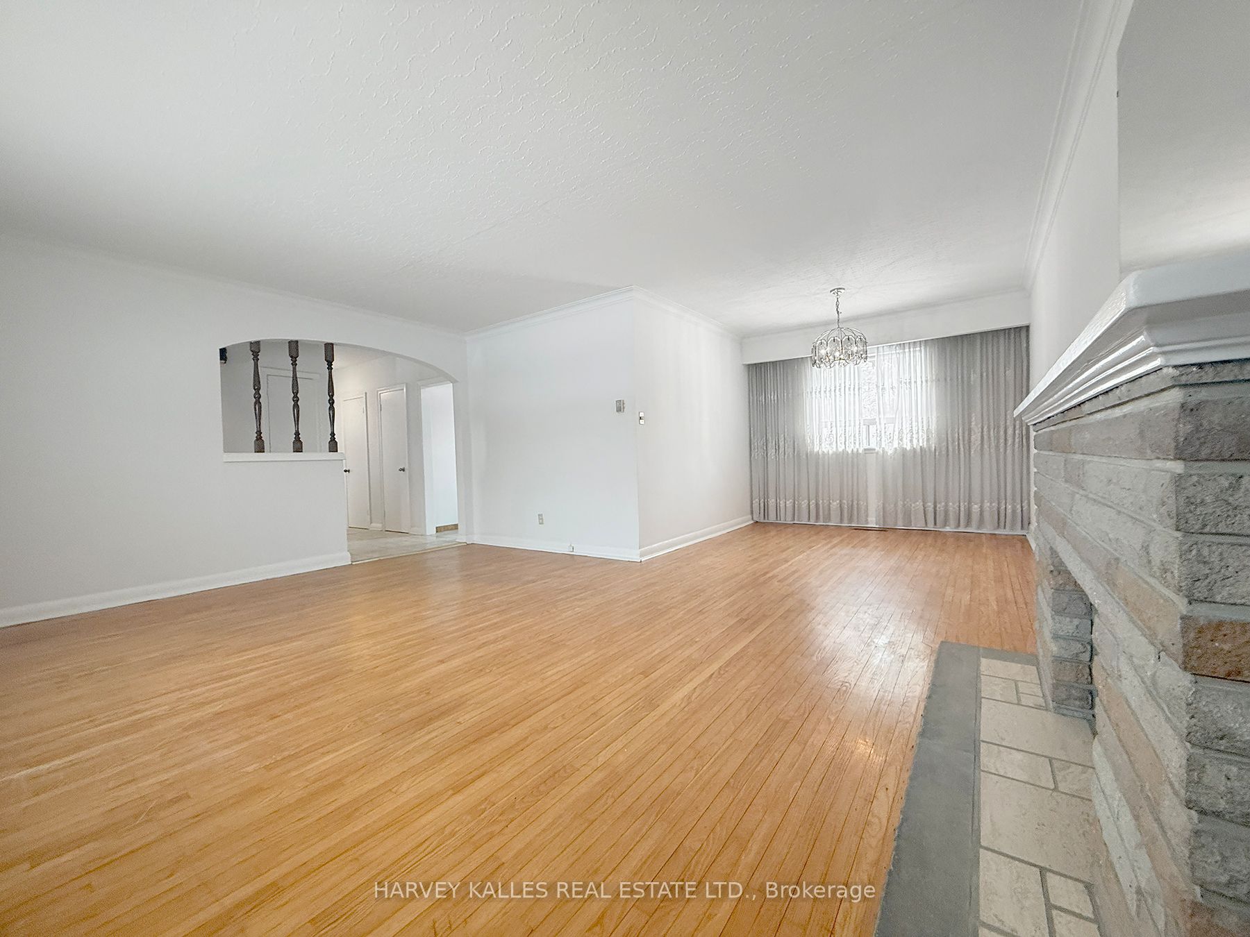 214 Dixon Road, Toronto, ON M9P 2M1