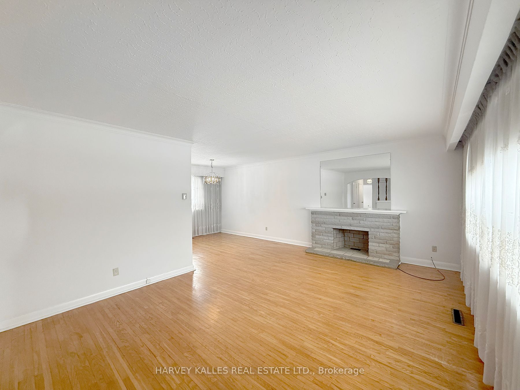 214 Dixon Road, Toronto, ON M9P 2M1 photo 4