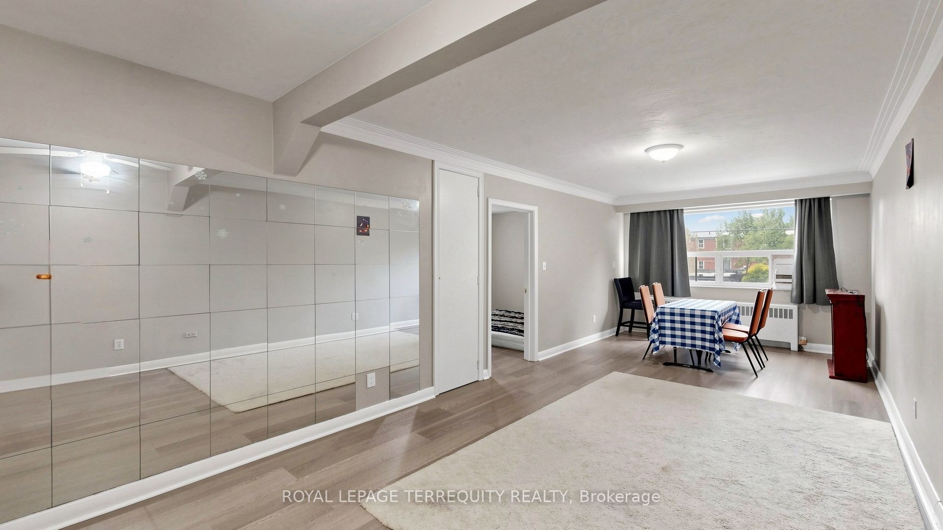 321 Lakeshore Road E, Mississauga, ON L5G 1H3 photo 5