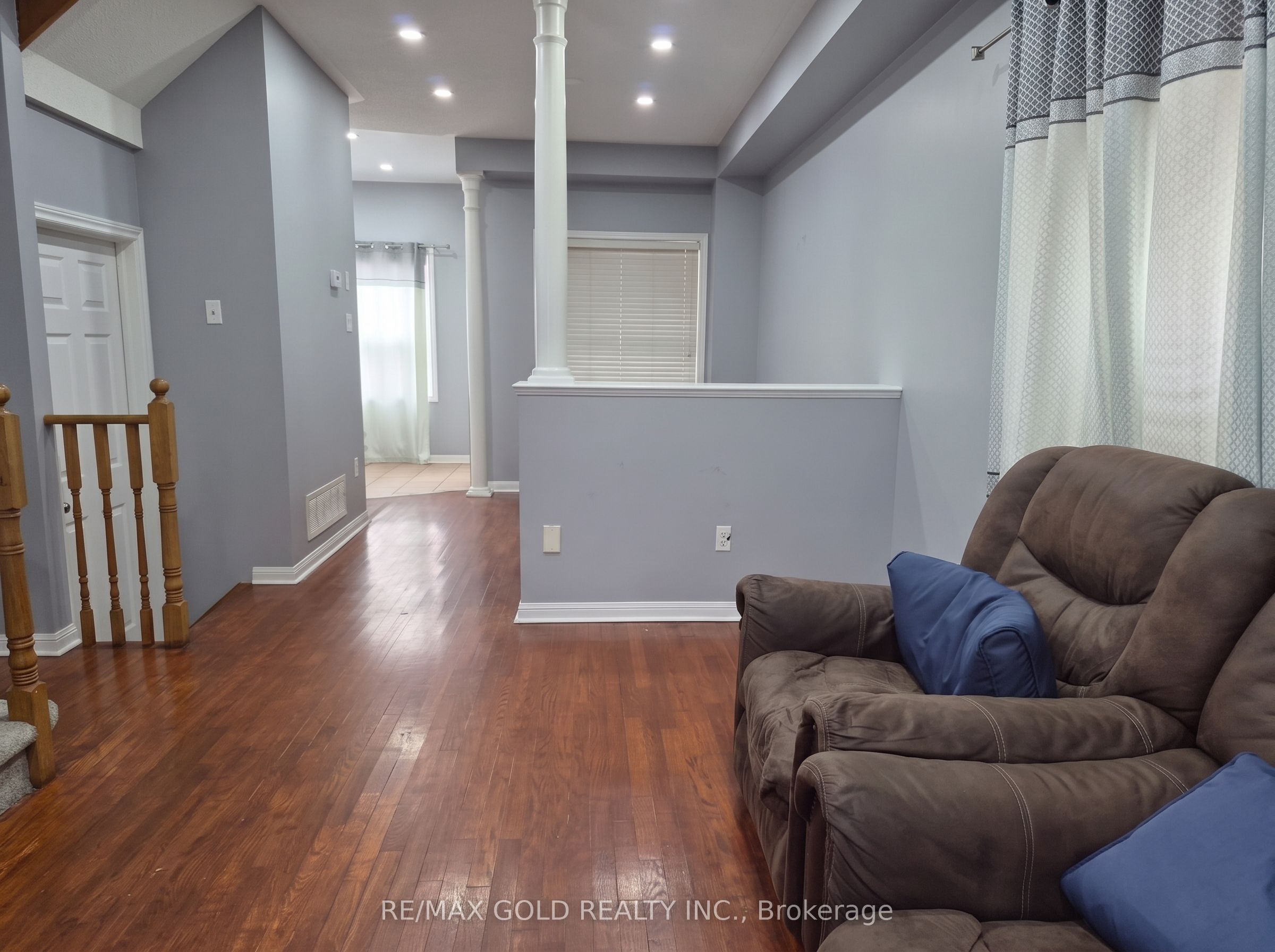 22 Blue Whale Boulevard, Brampton, ON L6R 2M2 photo 3