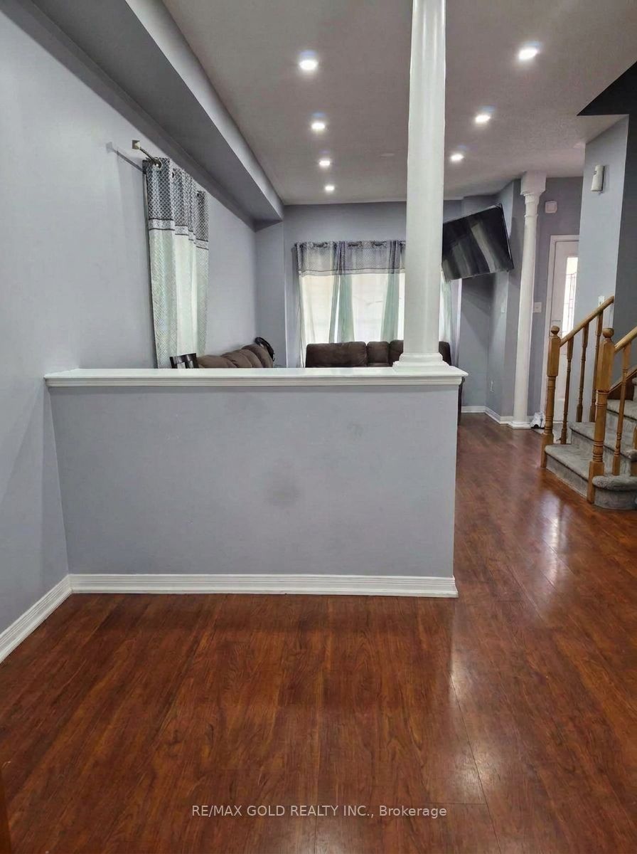 22 Blue Whale Boulevard, Brampton, ON L6R 2M2 photo 5