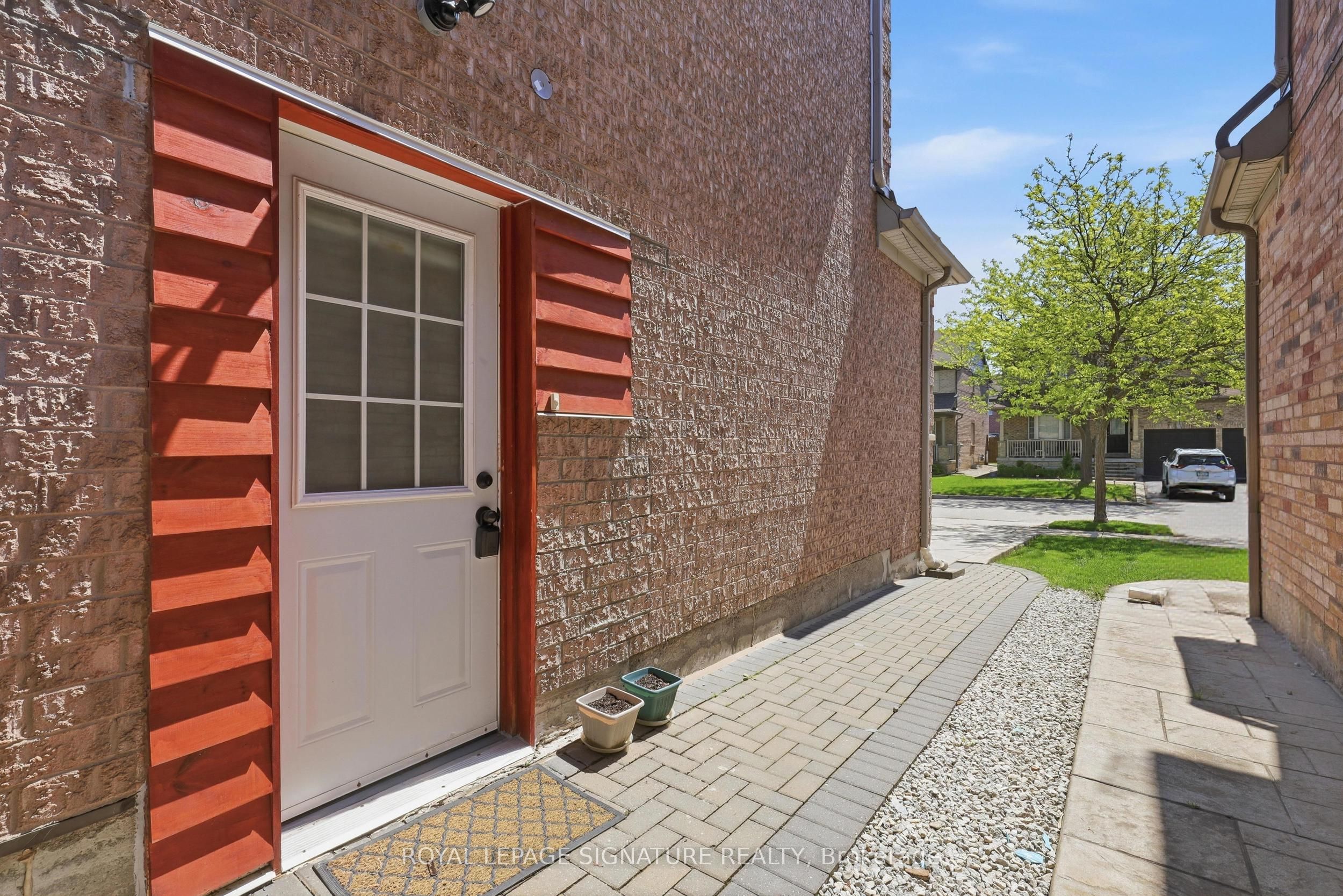 3179 Polo Place Bsmt, Mississauga, ON L5M 6K9 photo 2