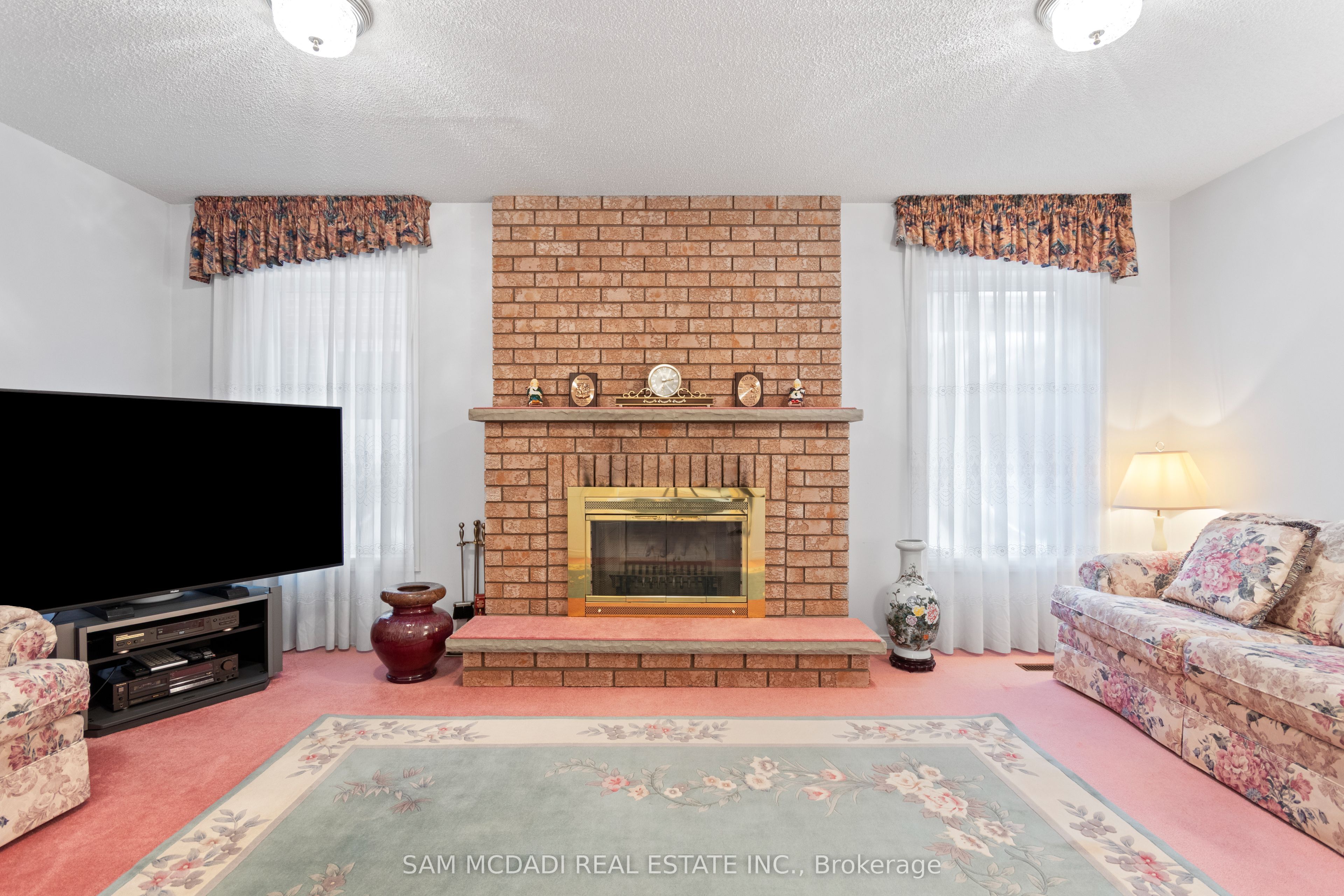 4461 Gladebrook Crescent, Mississauga, ON L5V 1E4 photo 4