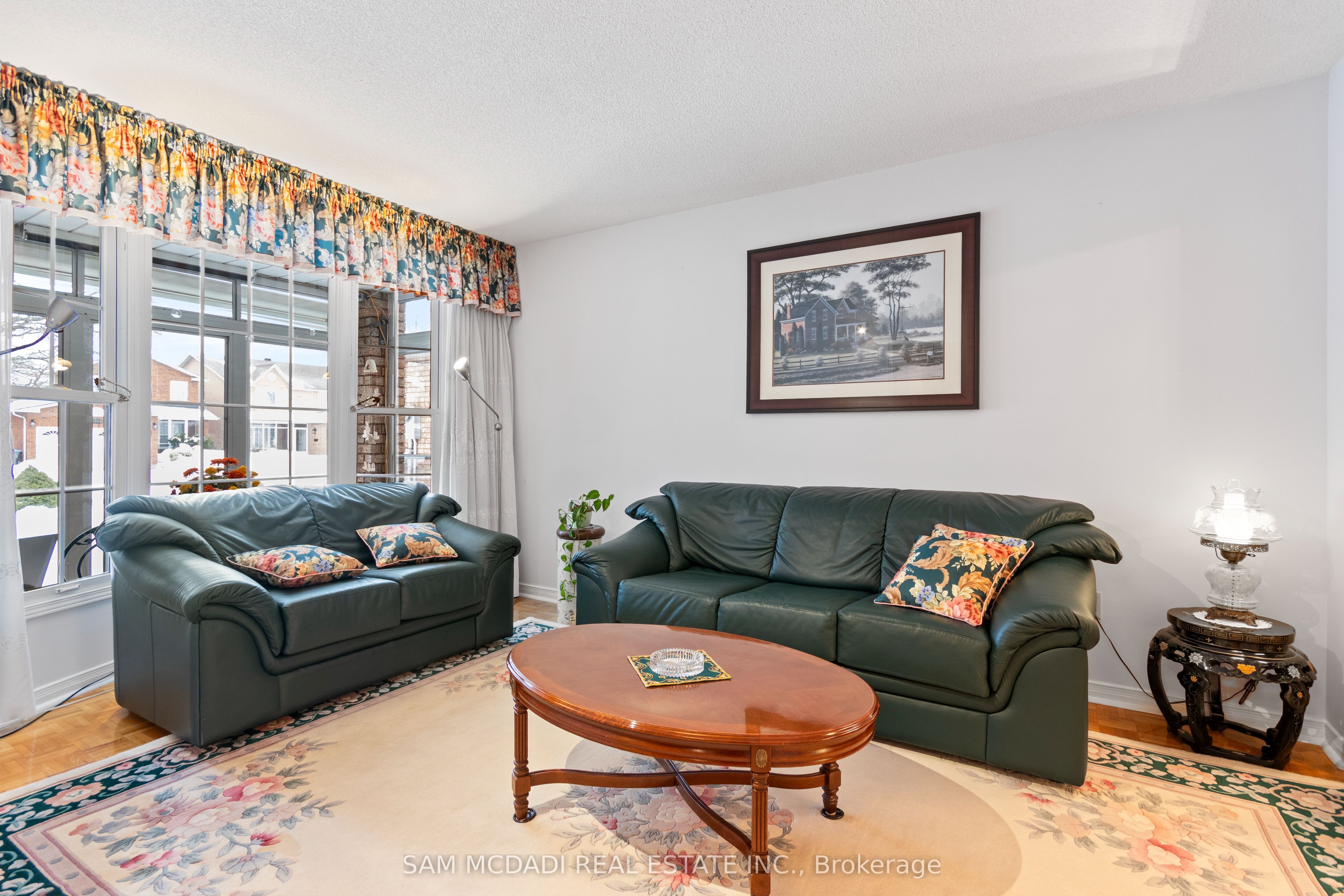 4461 Gladebrook Crescent, Mississauga, ON L5V 1E4 photo 5