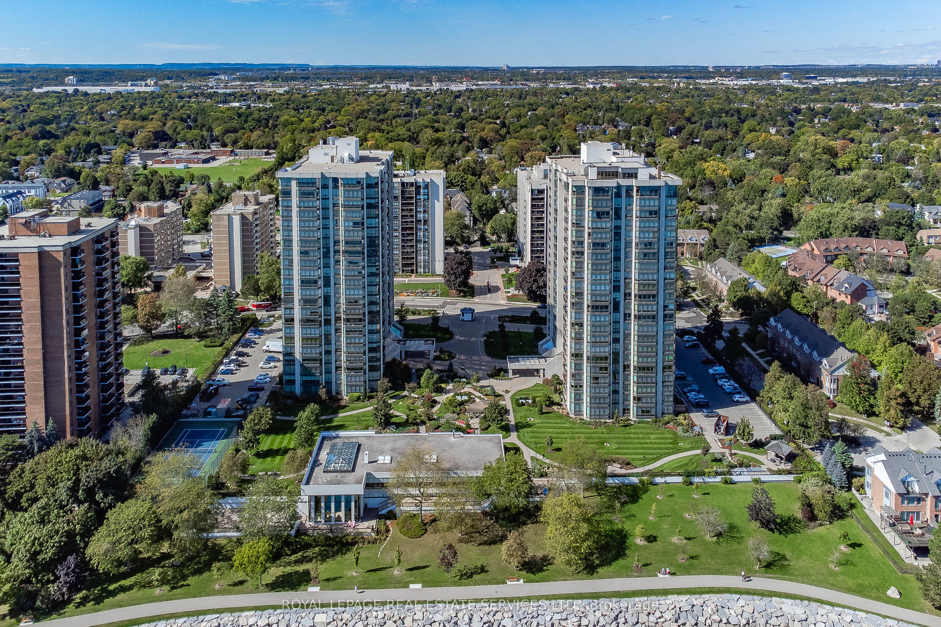 2170 Marine Drive 1203, Oakville, ON L6L 5V1 photo 3