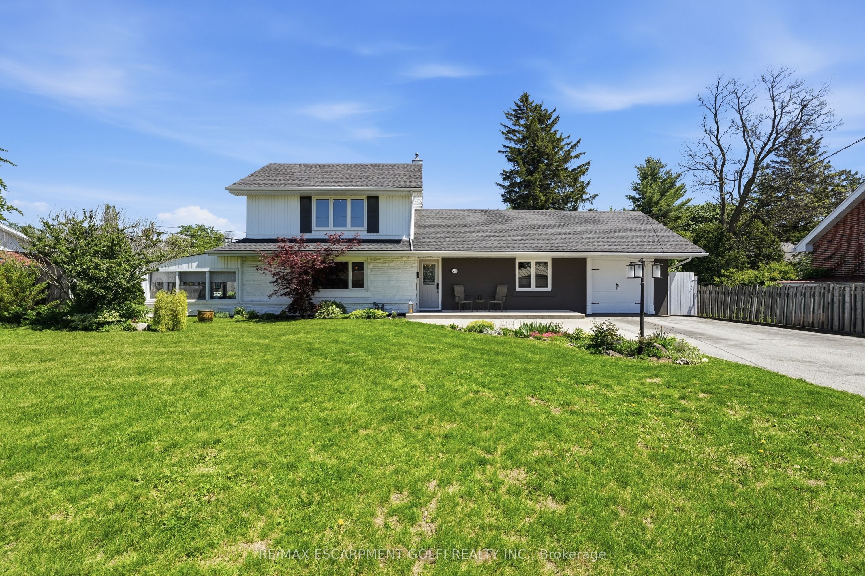 937 Park Avenue W, Burlington, ON L7T 1N8 photo 2